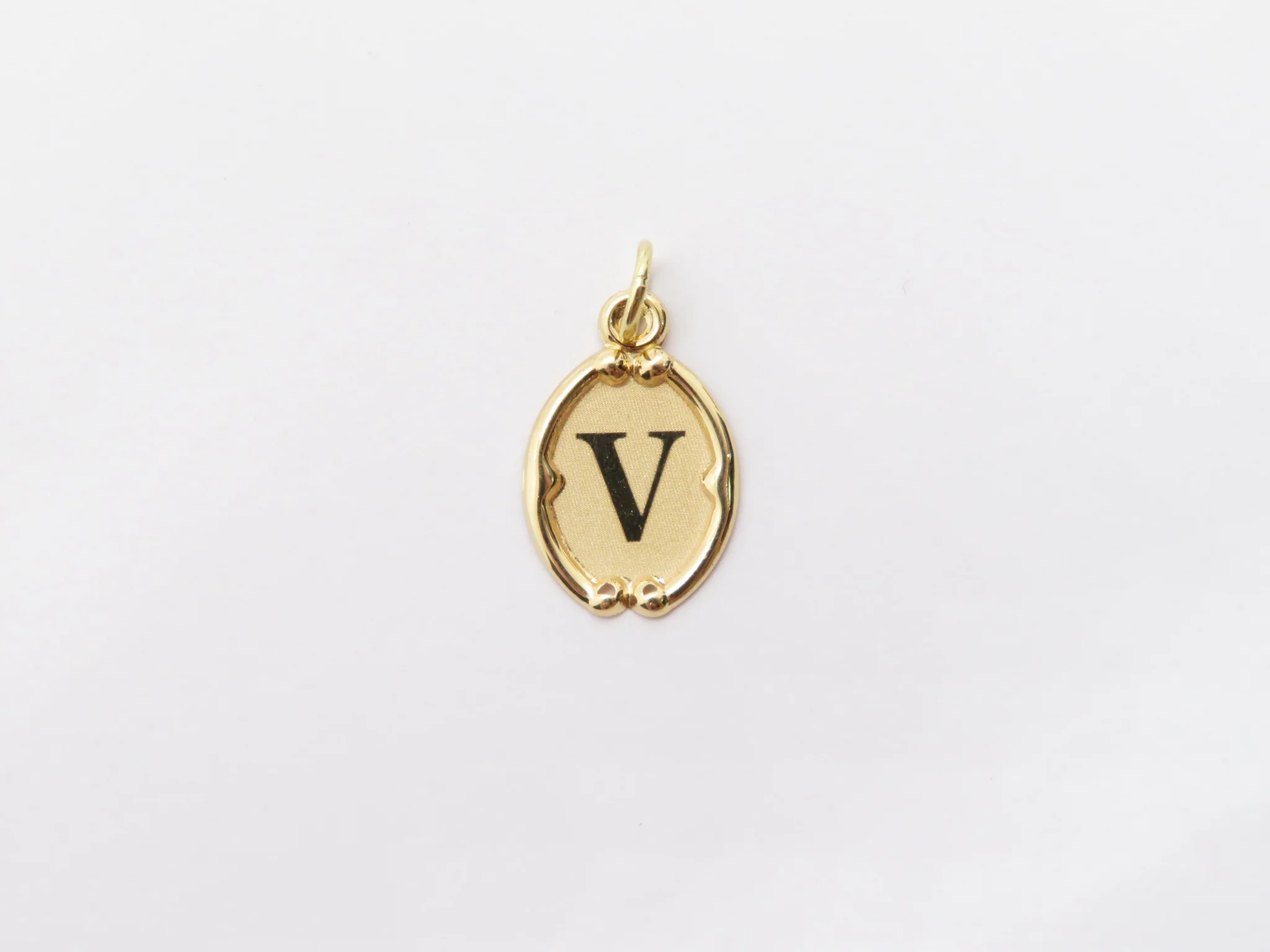 19.25k Oval Trimmed Initial Pendant - Image 25