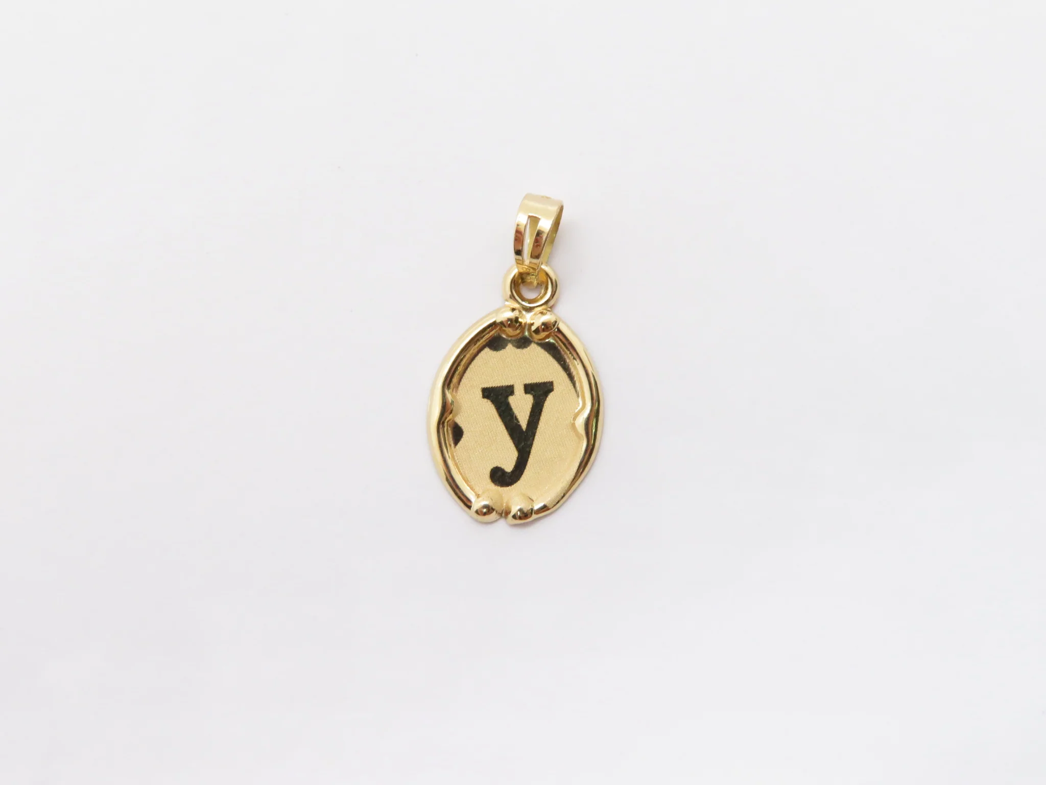 19.25k Oval Trimmed Initial Pendant - Image 27