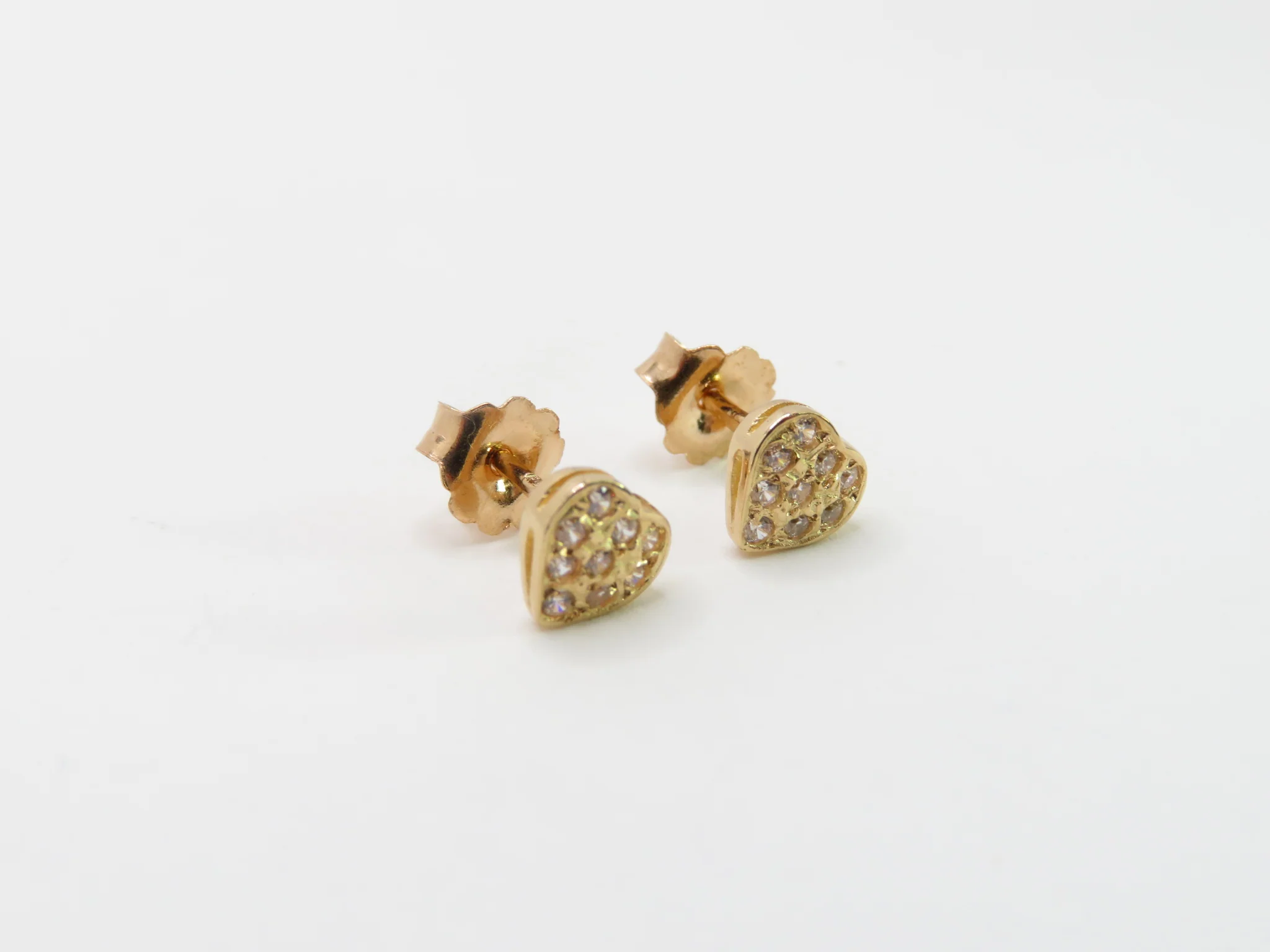 19.25k Yellow Gold Pavé Heart Studs - Image 3