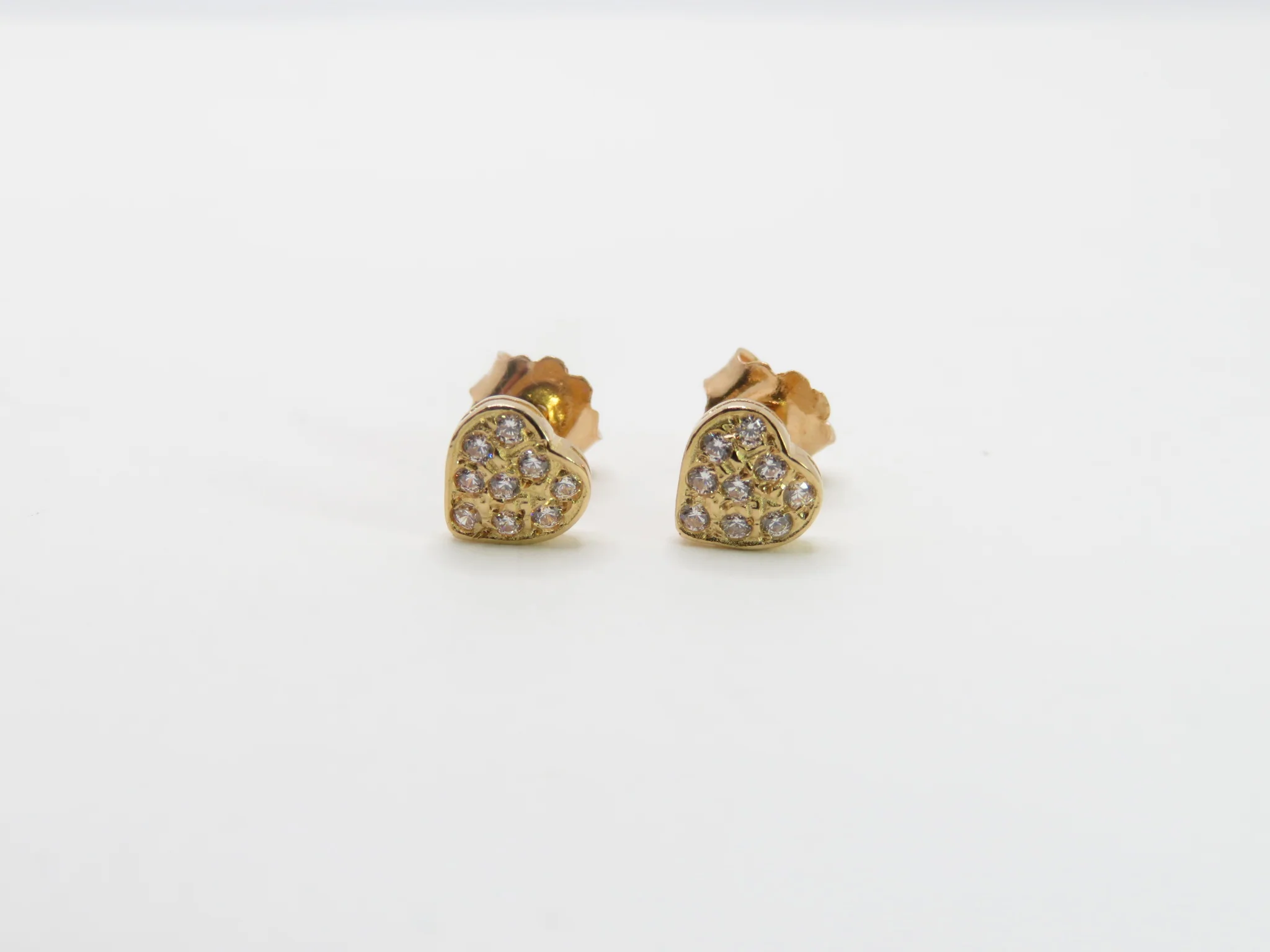19.25k Yellow Gold Pavé Heart Studs - Image 5