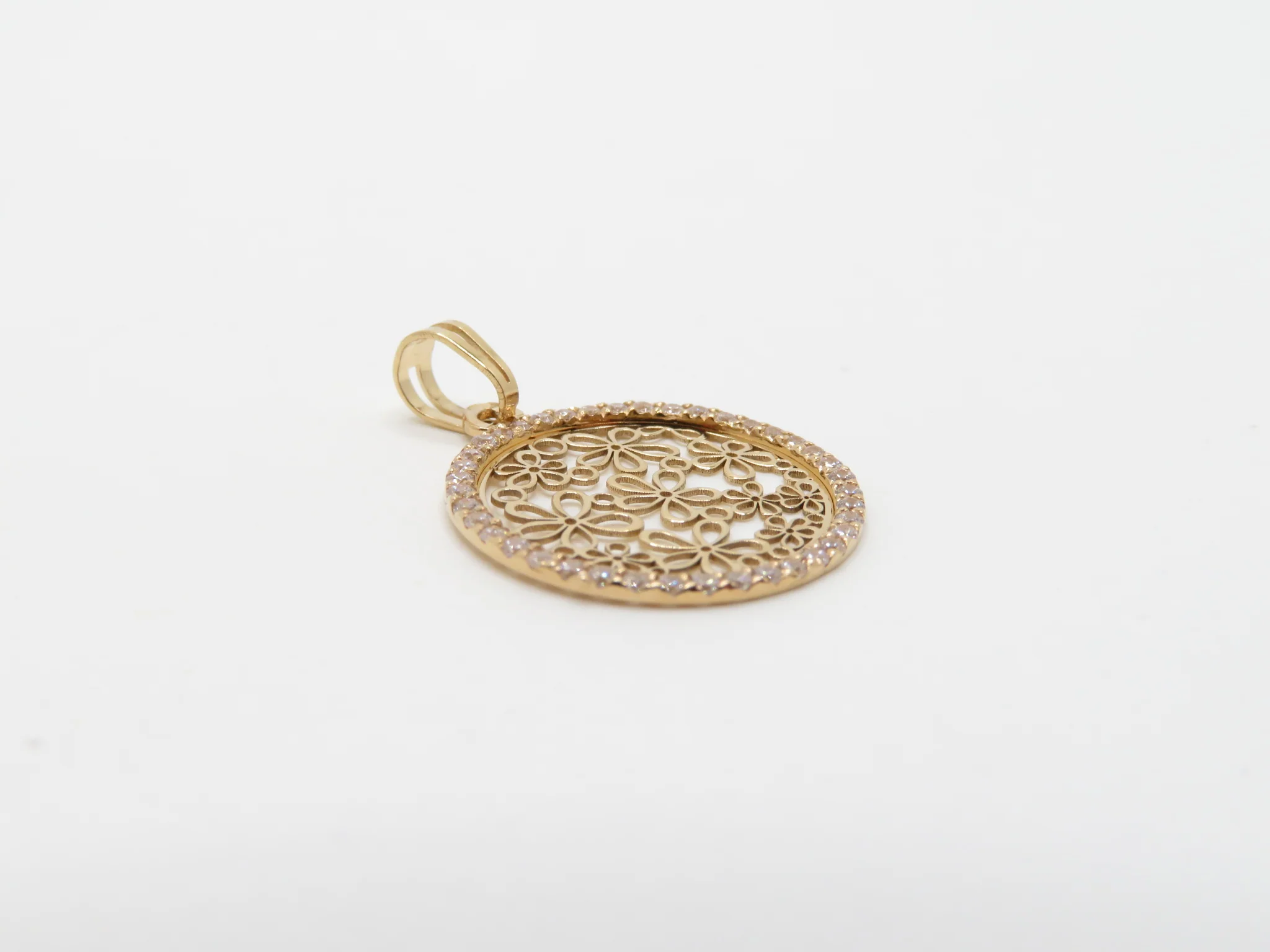 19.25k Yellow Gold Petals Pendant - Image 3