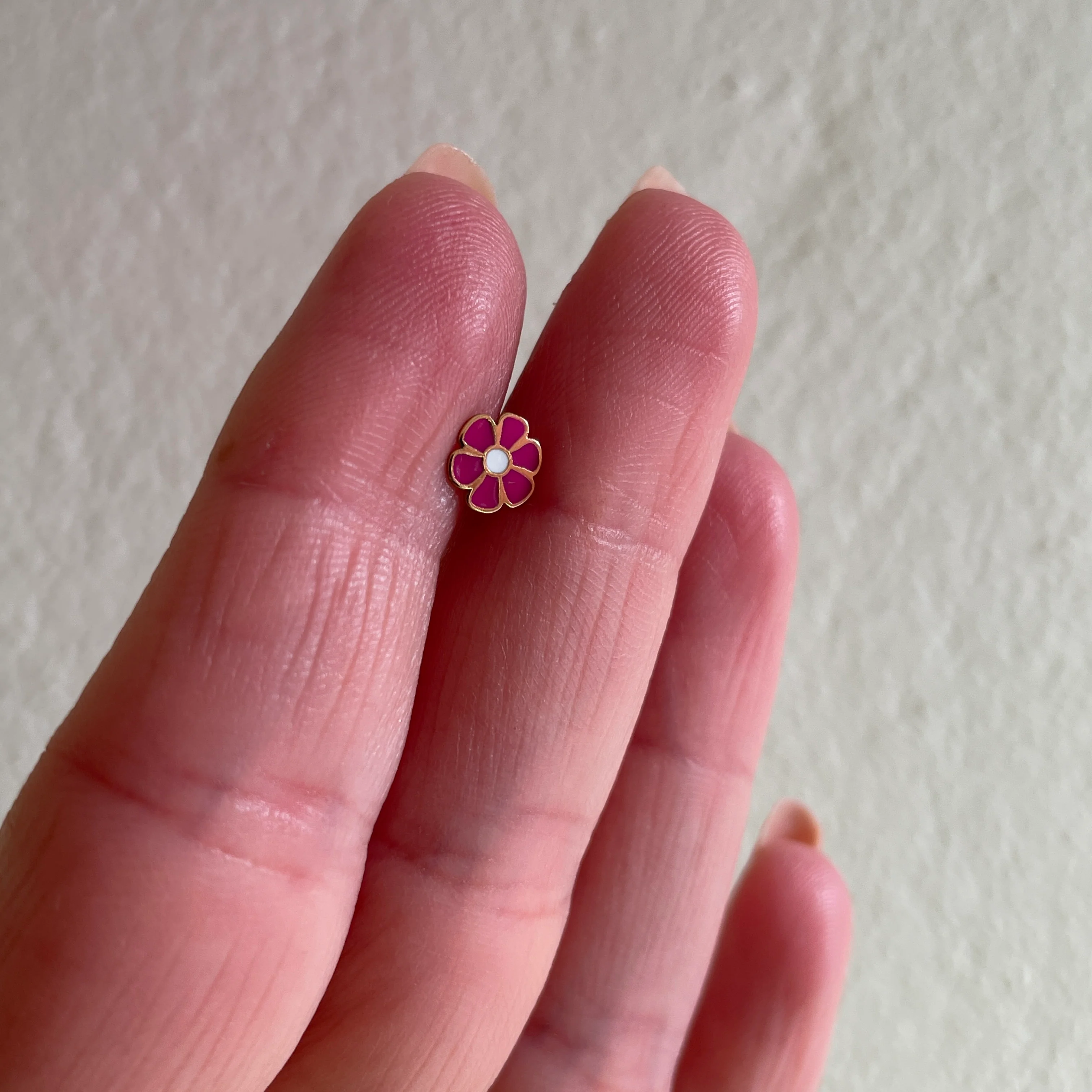 19.25k Yellow Gold Pink & White Daisy Studs - Image 4