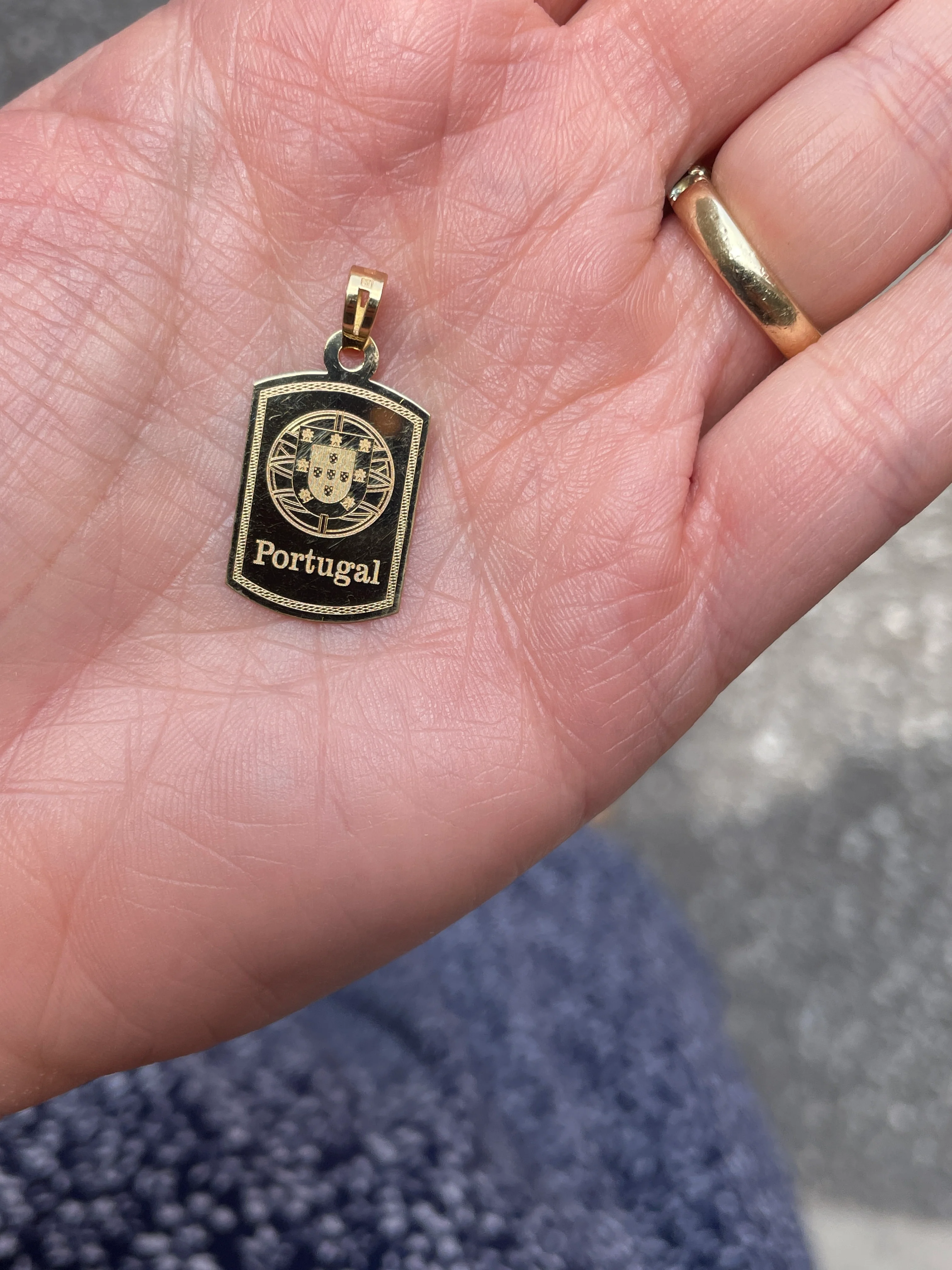 19.25k Yellow Gold Portugal Crest Tag Pendant - Image 2