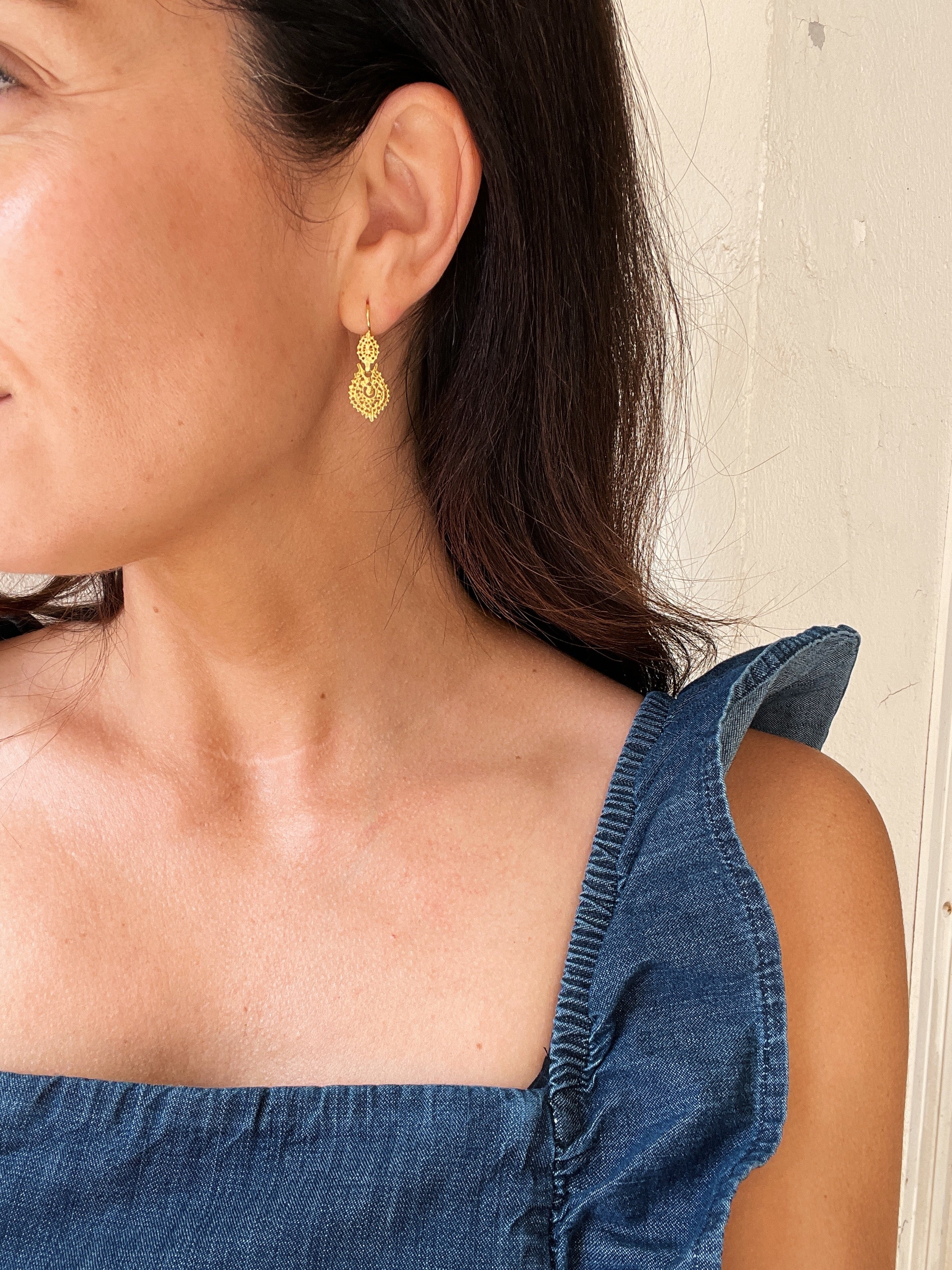 19.25k Yellow Gold Small Rainha Earrings - Image 4