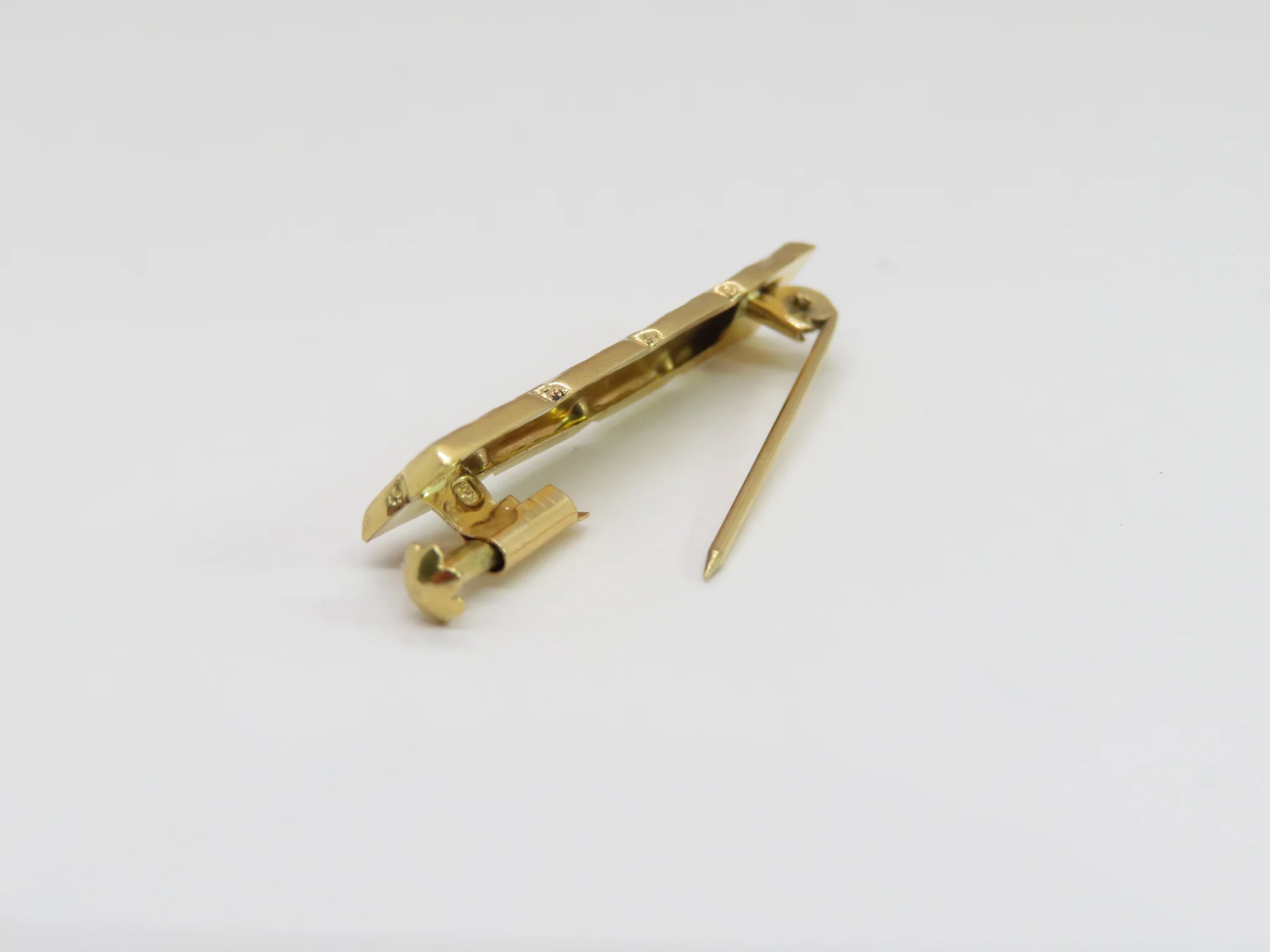 19.25k Yellow Gold Rectangular Baby Pin - Image 3