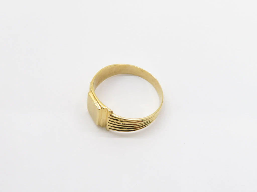 19.25k Yellow Gold Rectangular Signet Ring - Image 3