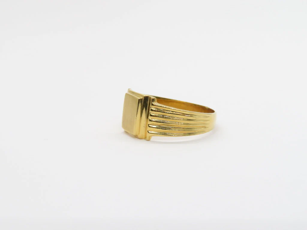 19.25k Yellow Gold Rectangular Signet Ring - Image 4