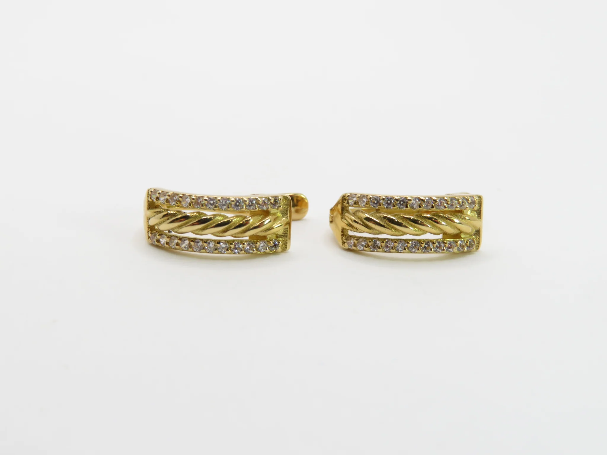 19.25k Yellow Gold Roped Channel Earrings