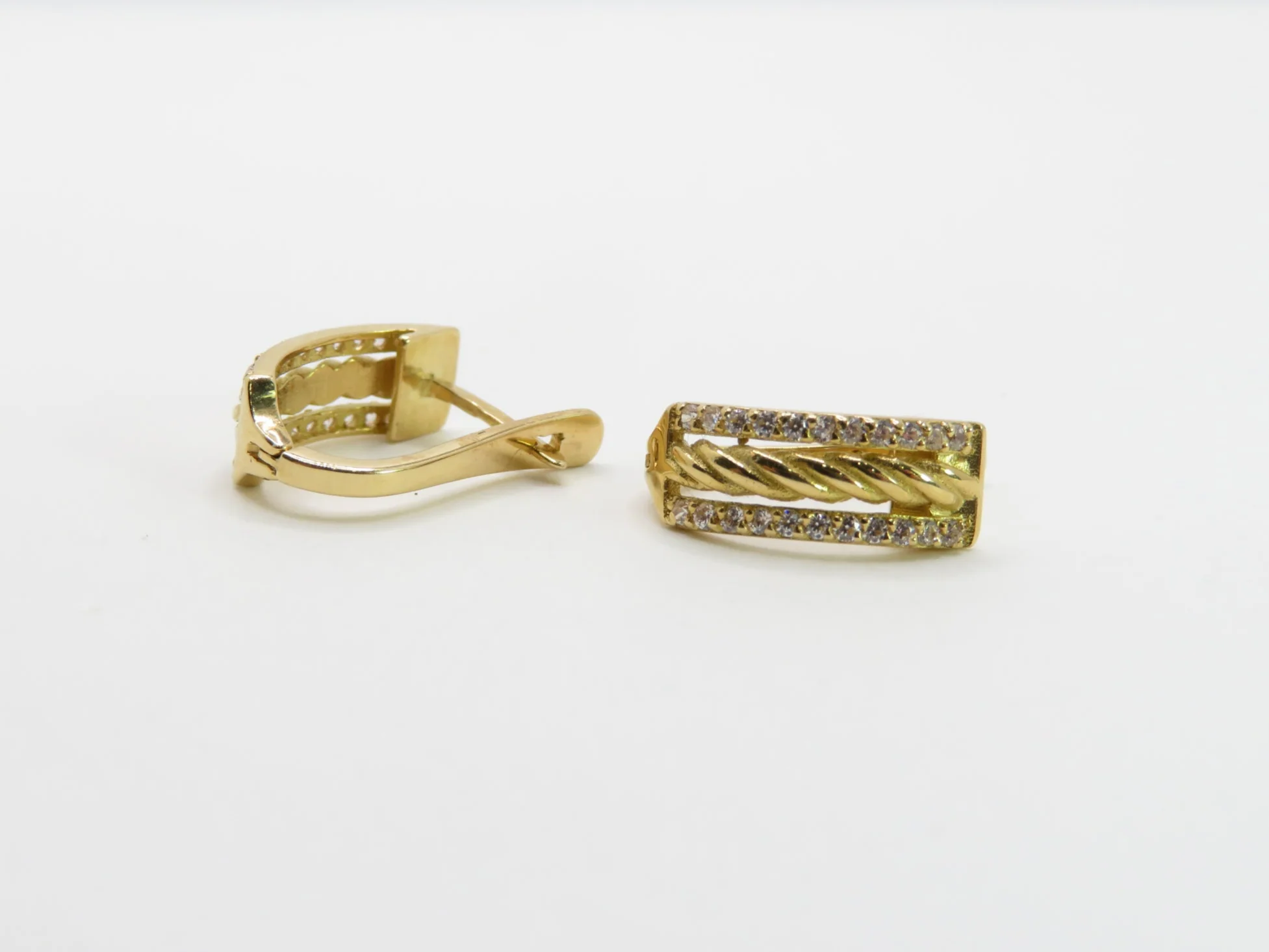 19.25k Yellow Gold Roped Channel Earrings - Image 3