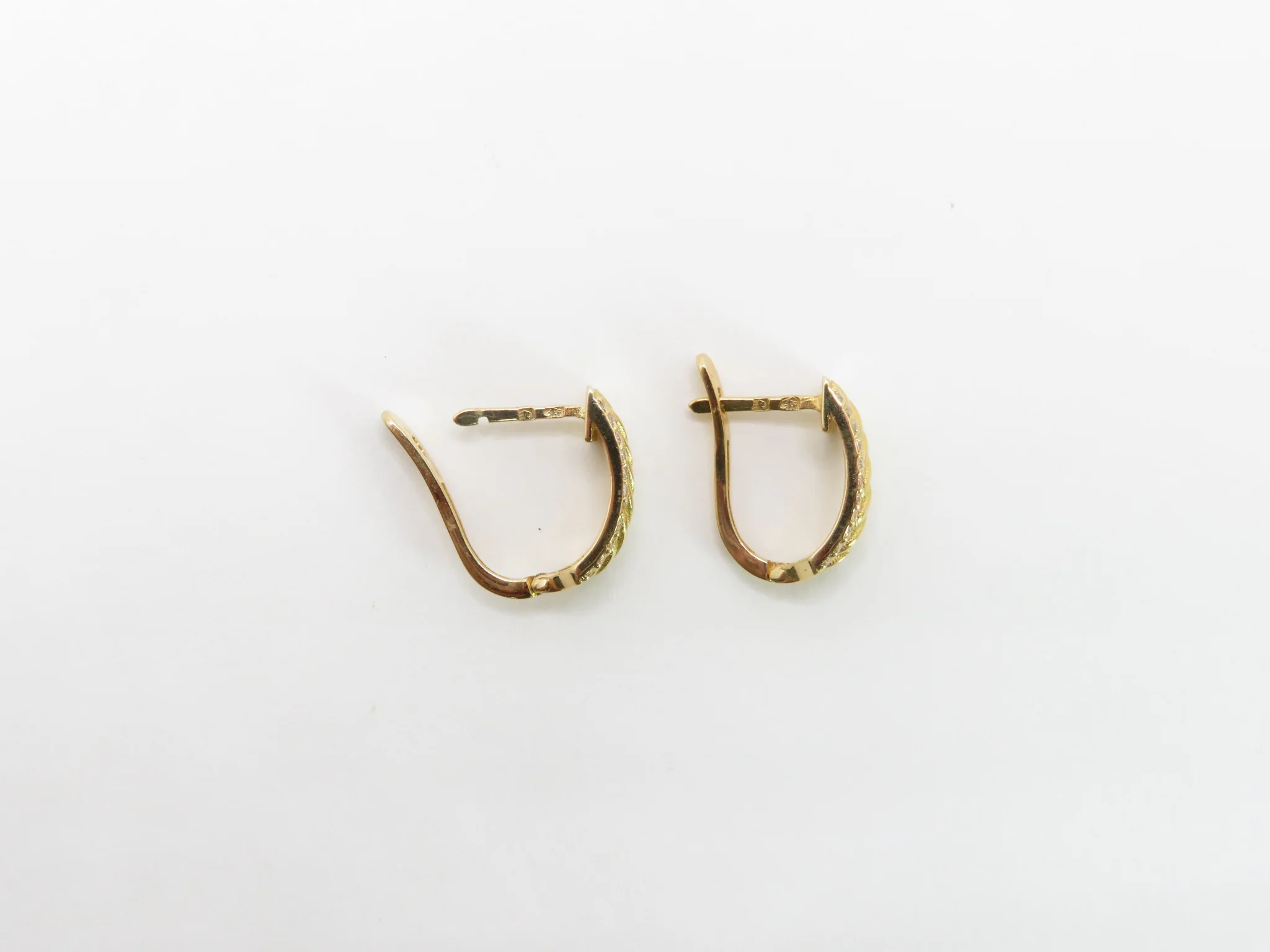 19.25k Yellow Gold Roped Channel Earrings - Image 5