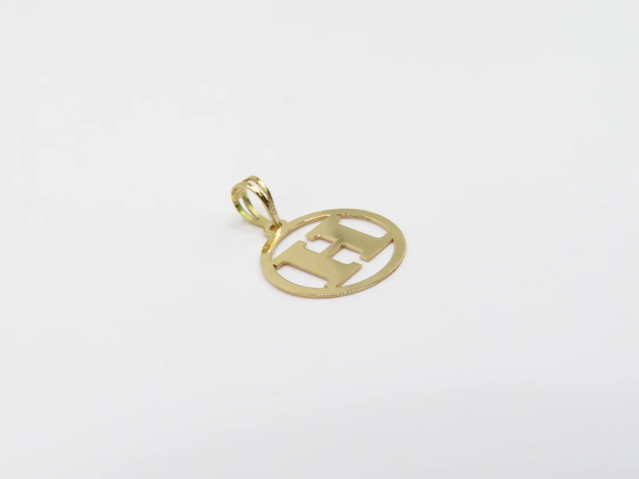 19.25k Yellow Gold Round Frame Initials - Image 10