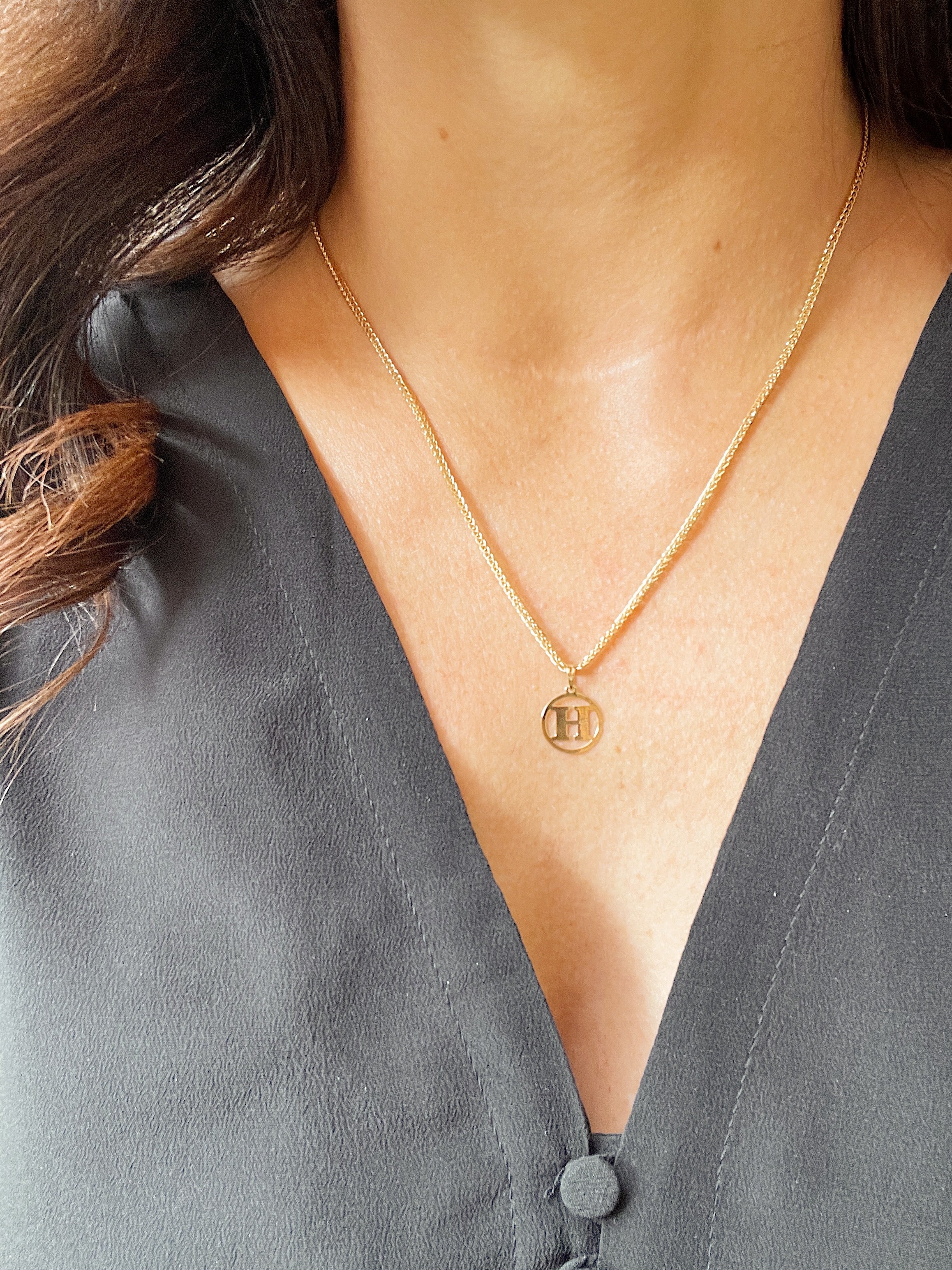 19.25k Yellow Gold Round Frame Initials - Image 11
