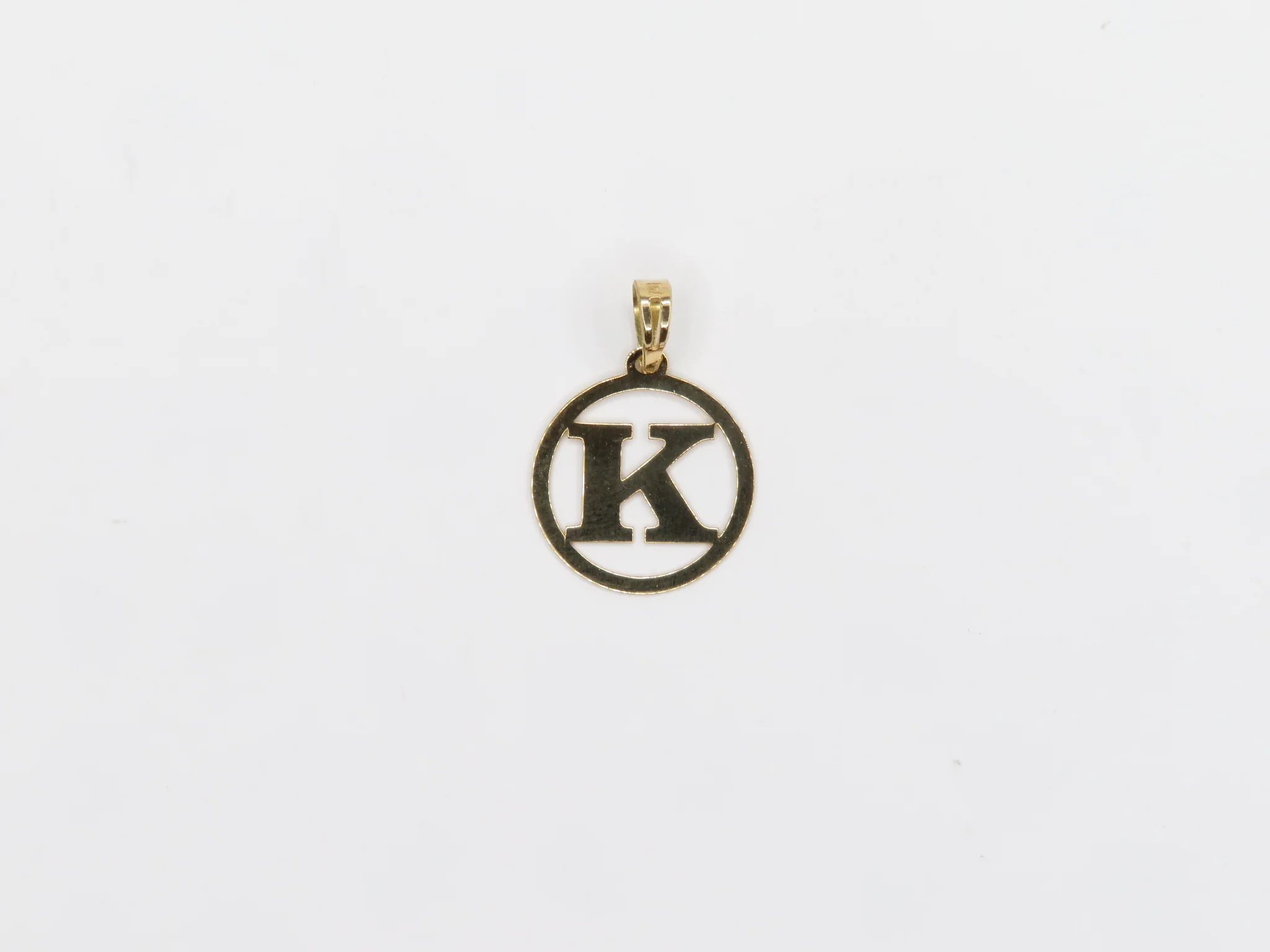 19.25k Yellow Gold Round Frame Initials - Image 14