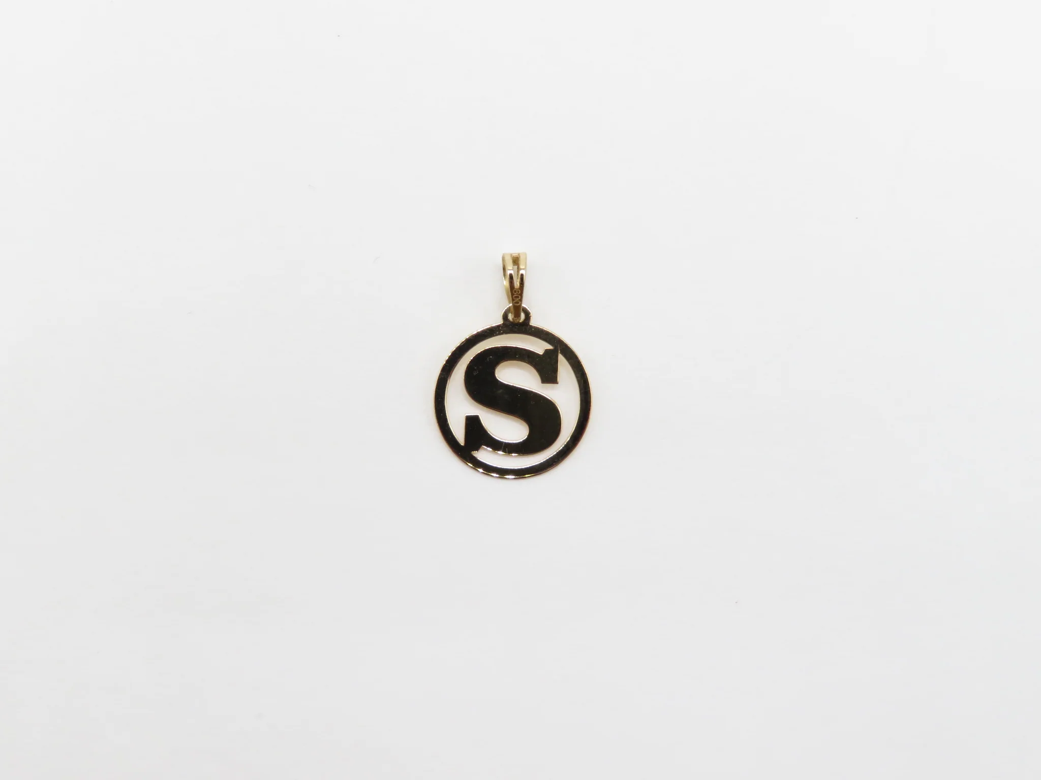 19.25k Yellow Gold Round Frame Initials - Image 23