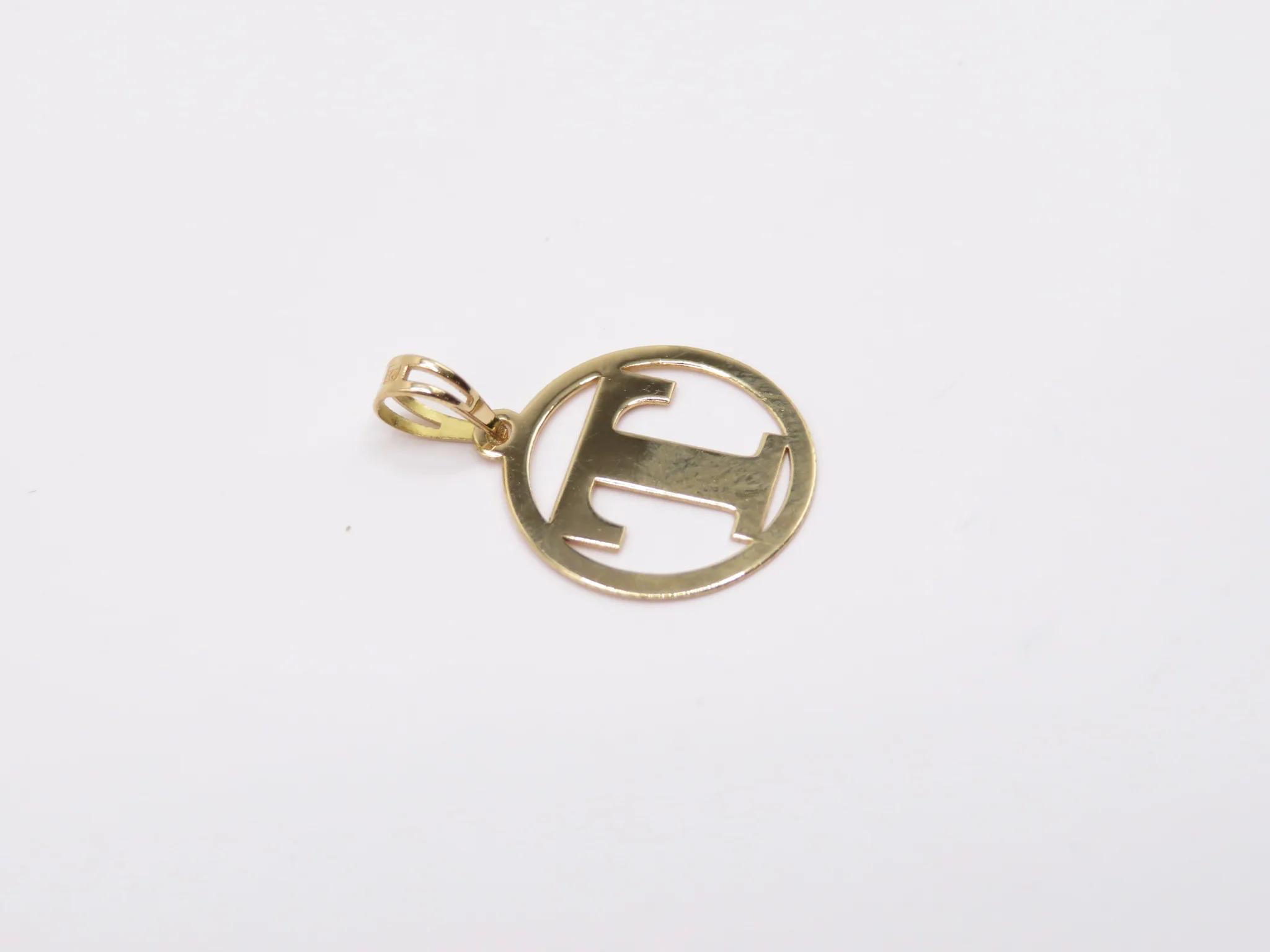 19.25k Yellow Gold Round Frame Initials - Image 25