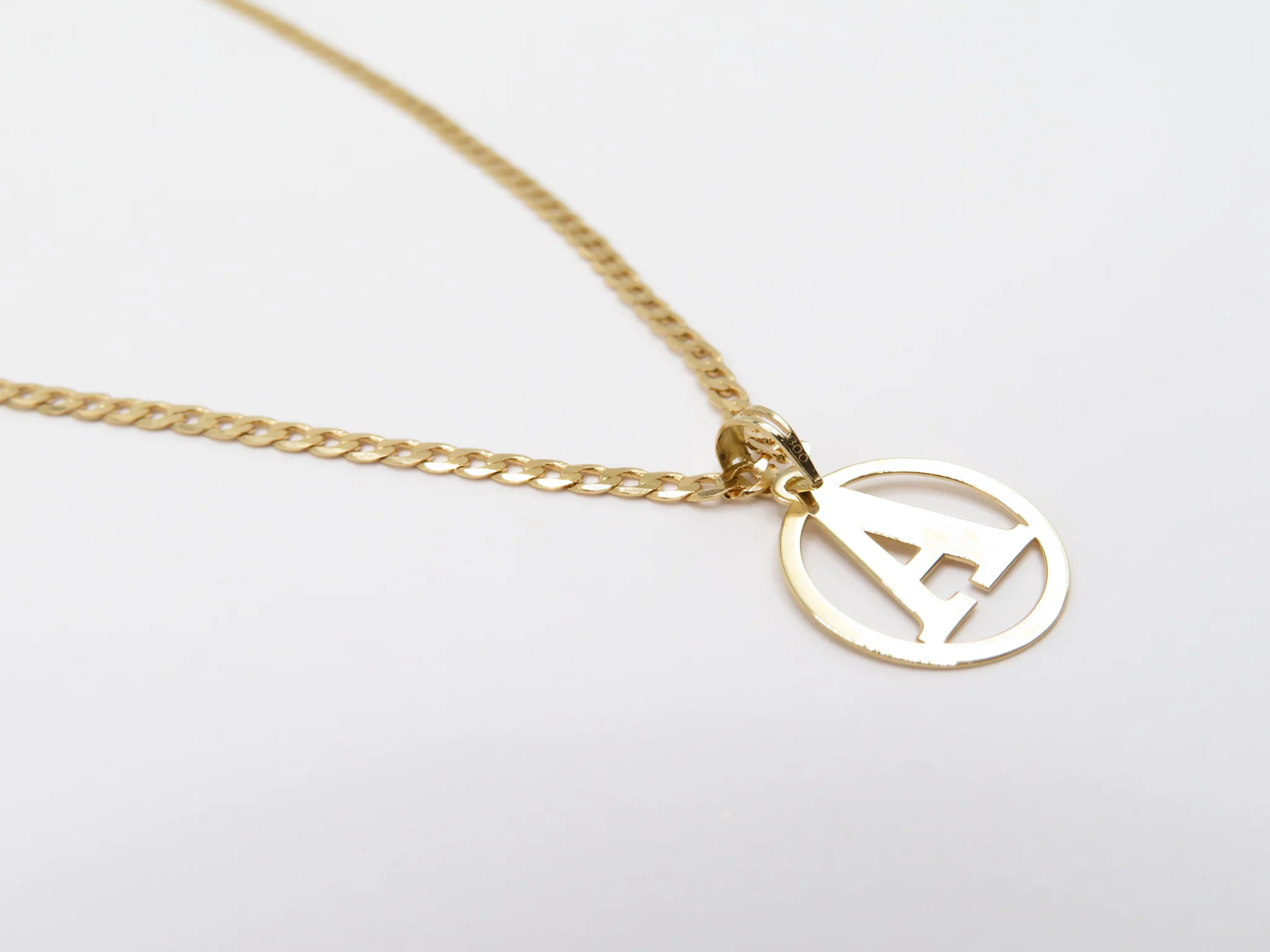 19.25k Yellow Gold Round Frame Initials - Image 8