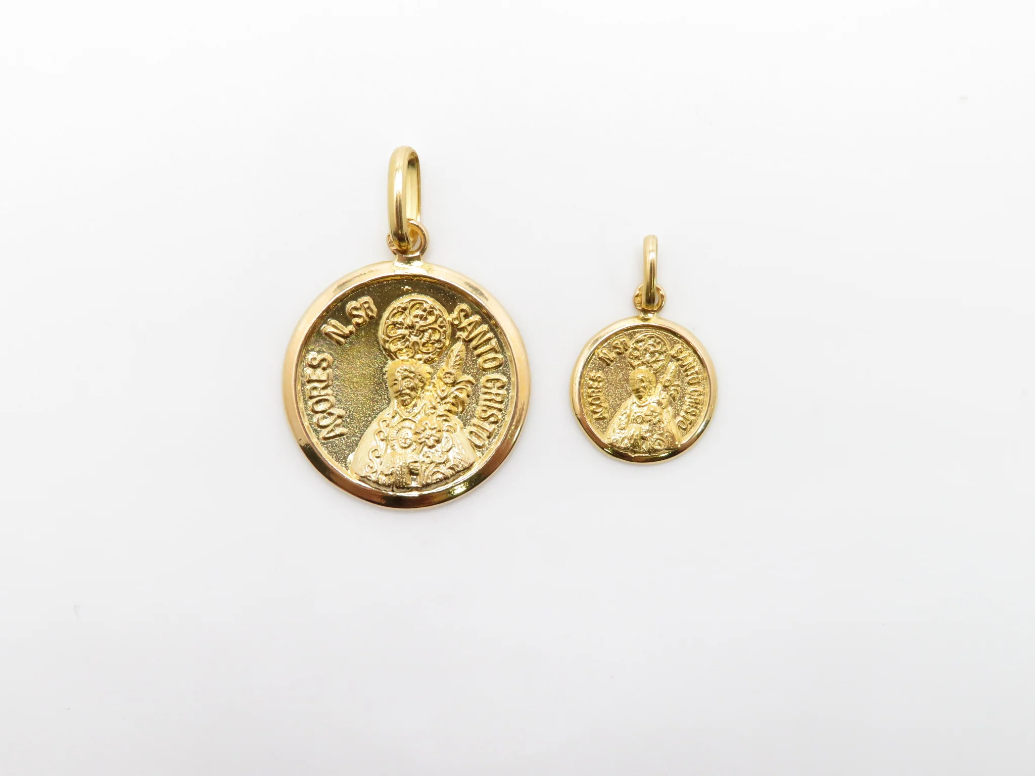 19.25k Santo Cristo Medallion - Image 3