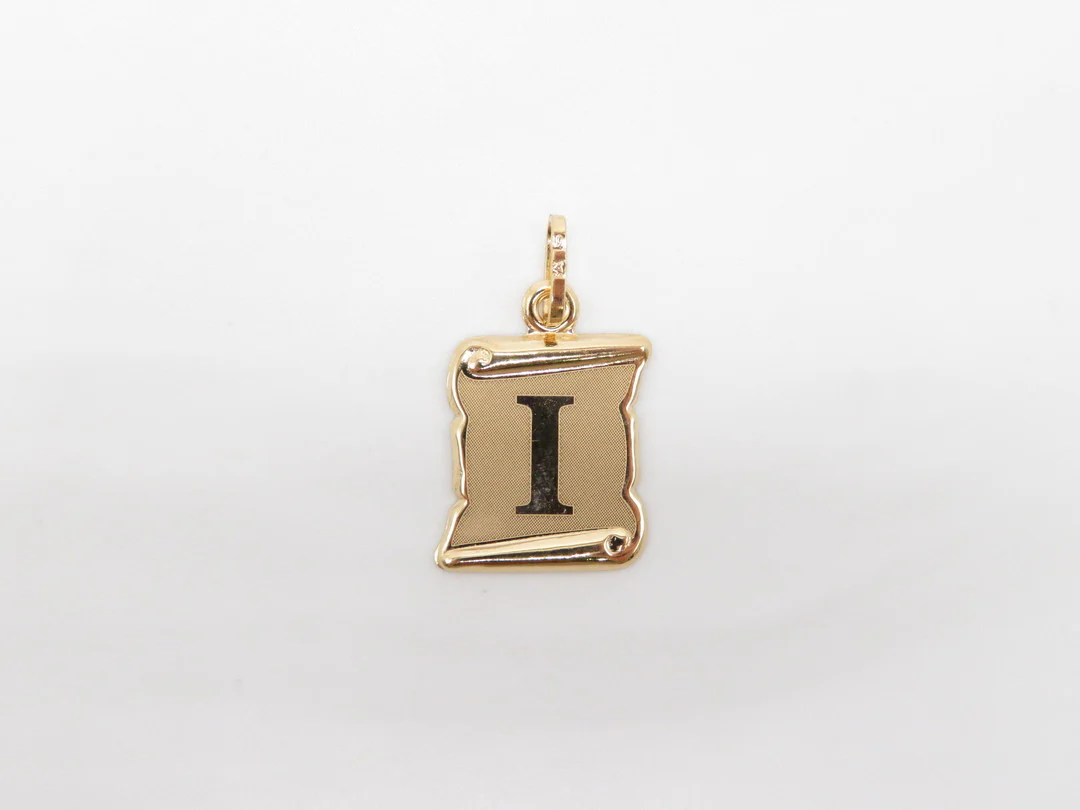 19.25k Yellow Gold Scroll Initial Pendant - Image 10