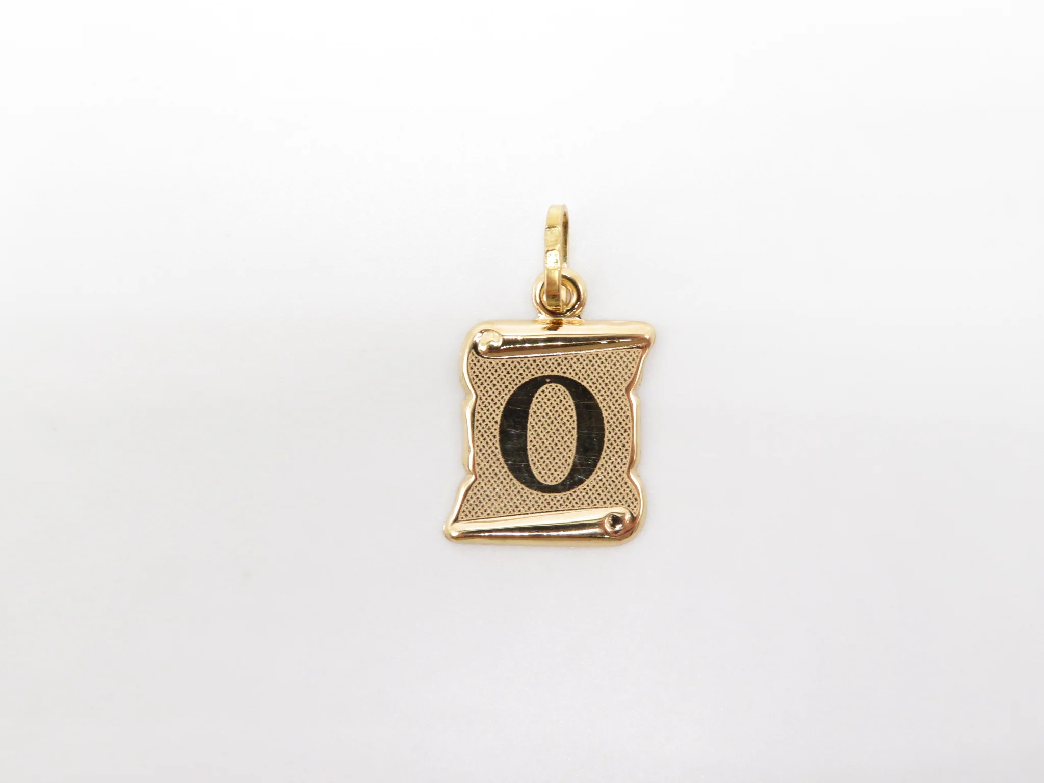 19.25k Yellow Gold Scroll Initial Pendant - Image 18