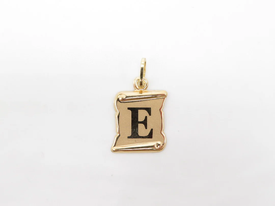 19.25k Yellow Gold Scroll Initial Pendant - Image 5