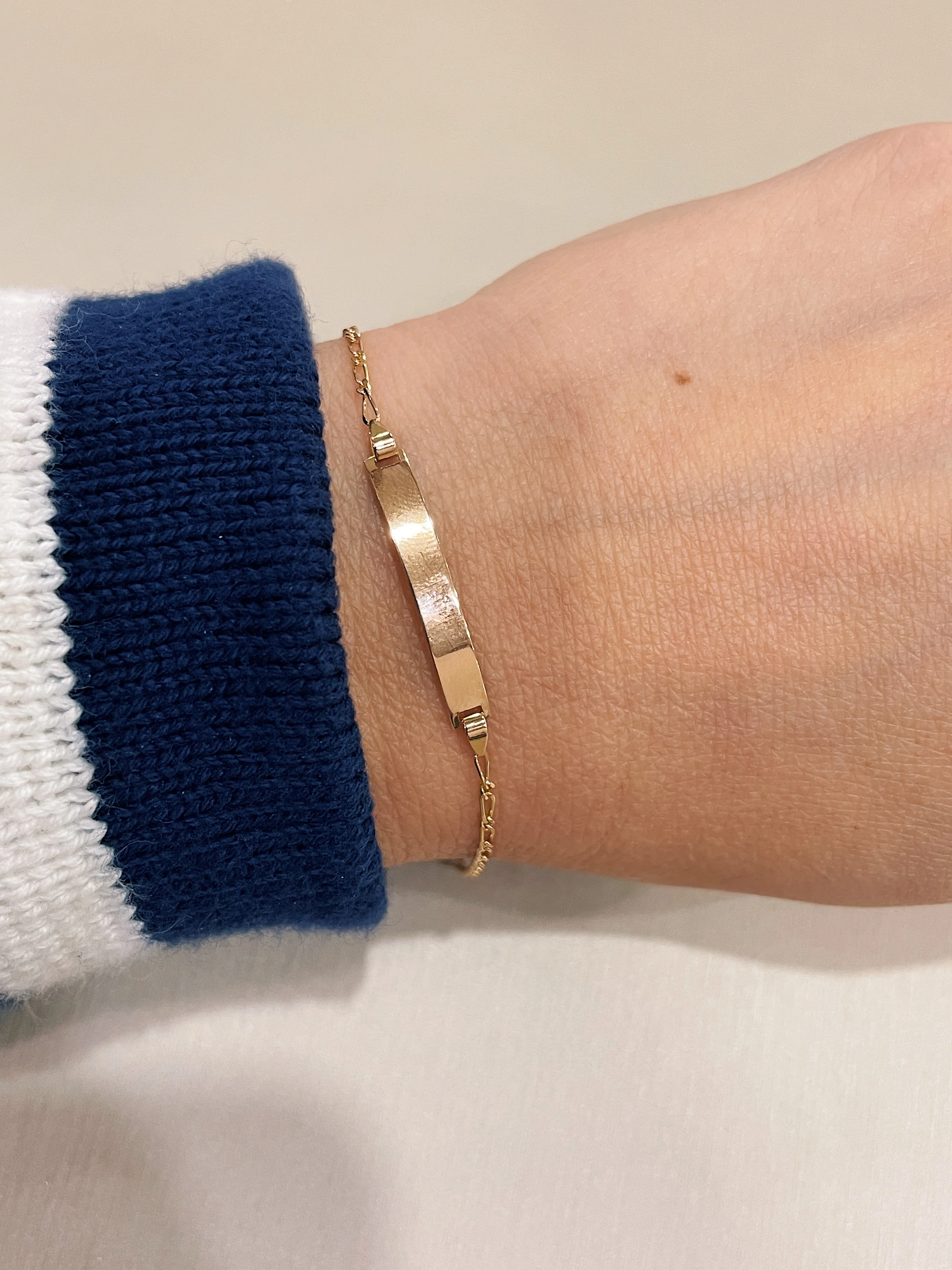 19.25k Yellow Gold Single Figaro ID Bracelet - Image 2