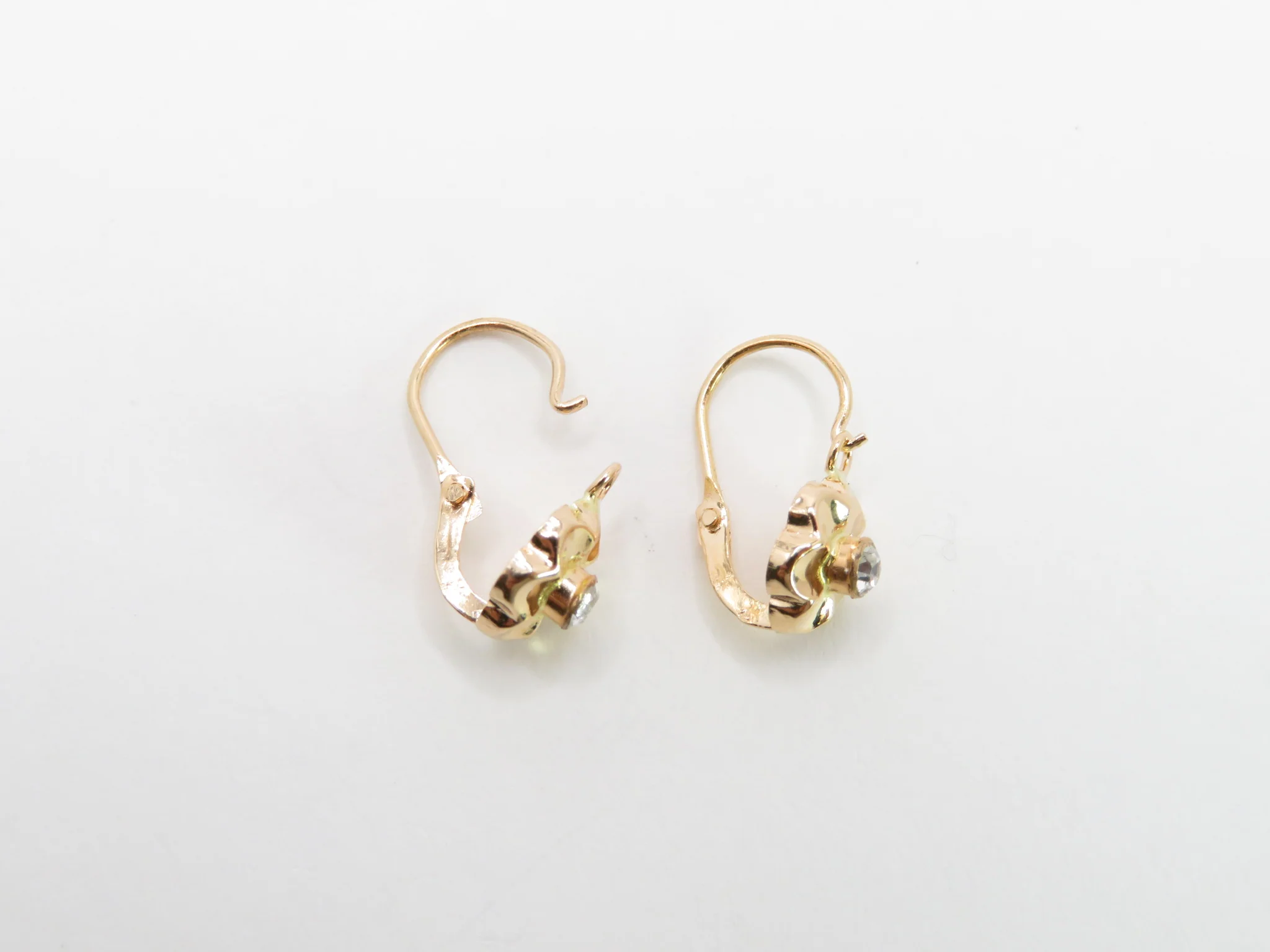 19.25k Yellow Gold Six Petal Flower Earring - Image 2