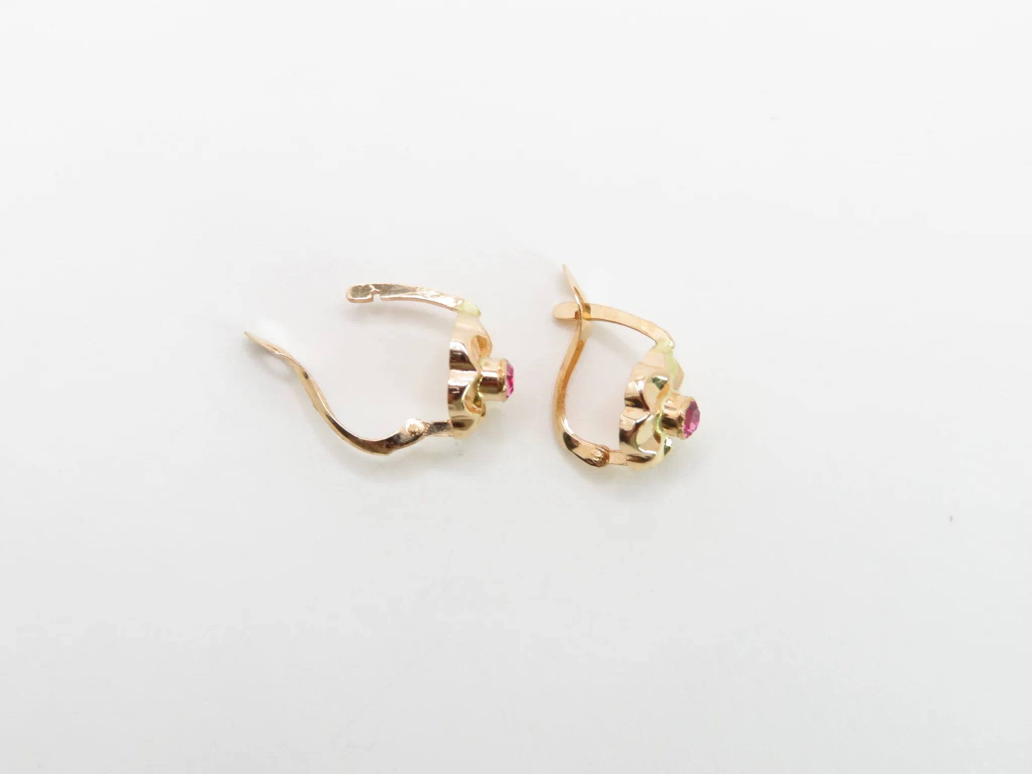 19.25k Yellow Gold Six Petal Flower Earring - Image 6