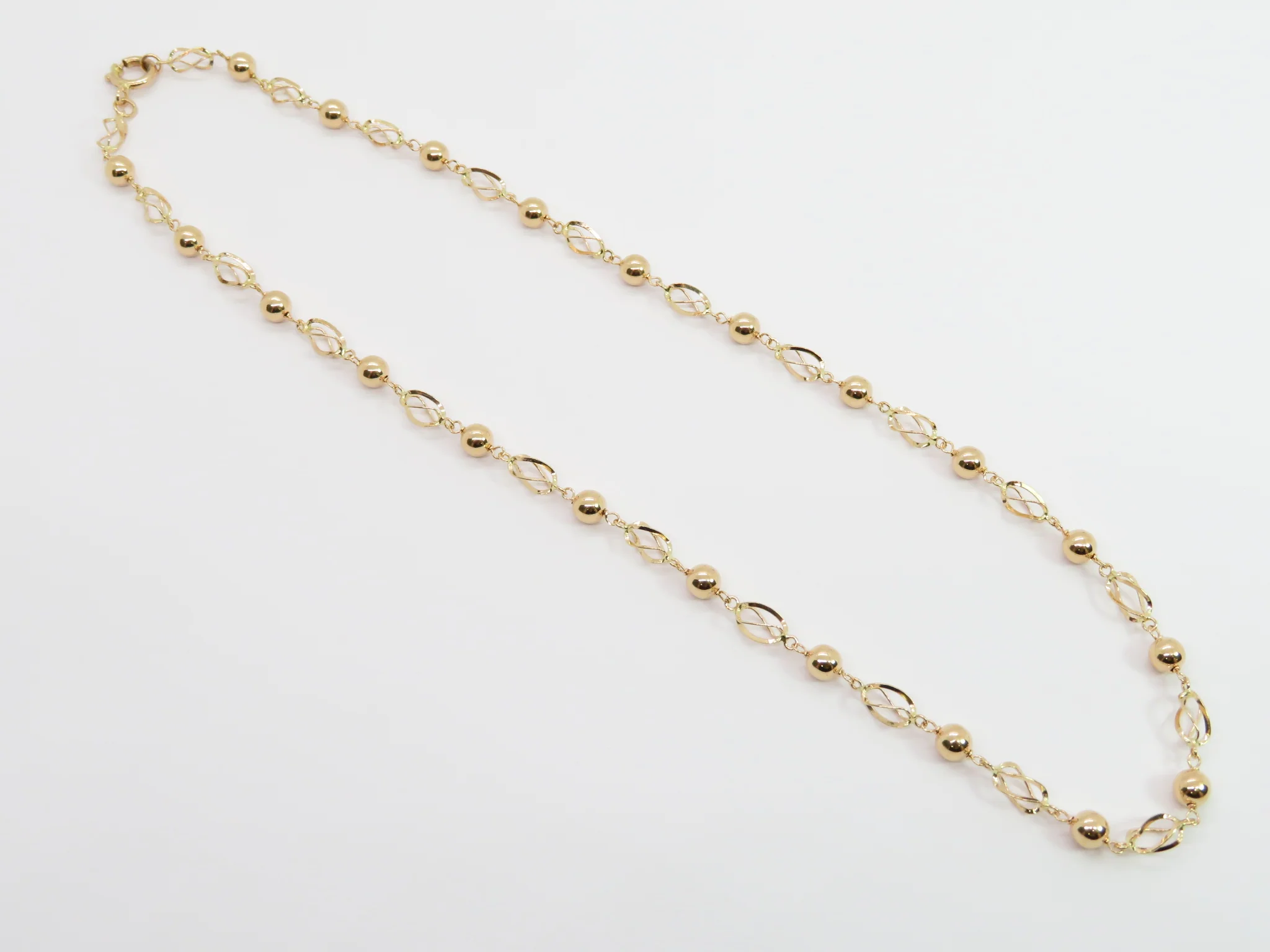 19.25k Yellow Gold Spiral and Ball Necklace - Image 3