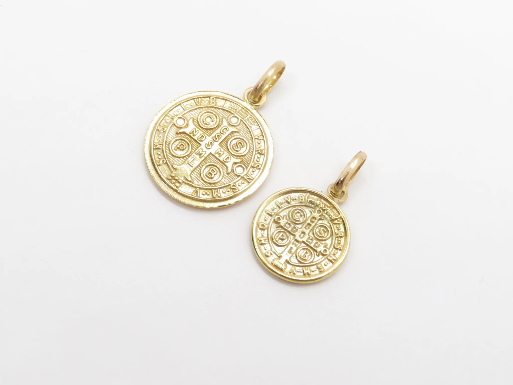 19.25k Yellow Gold St. Benedict Medal - Image 3