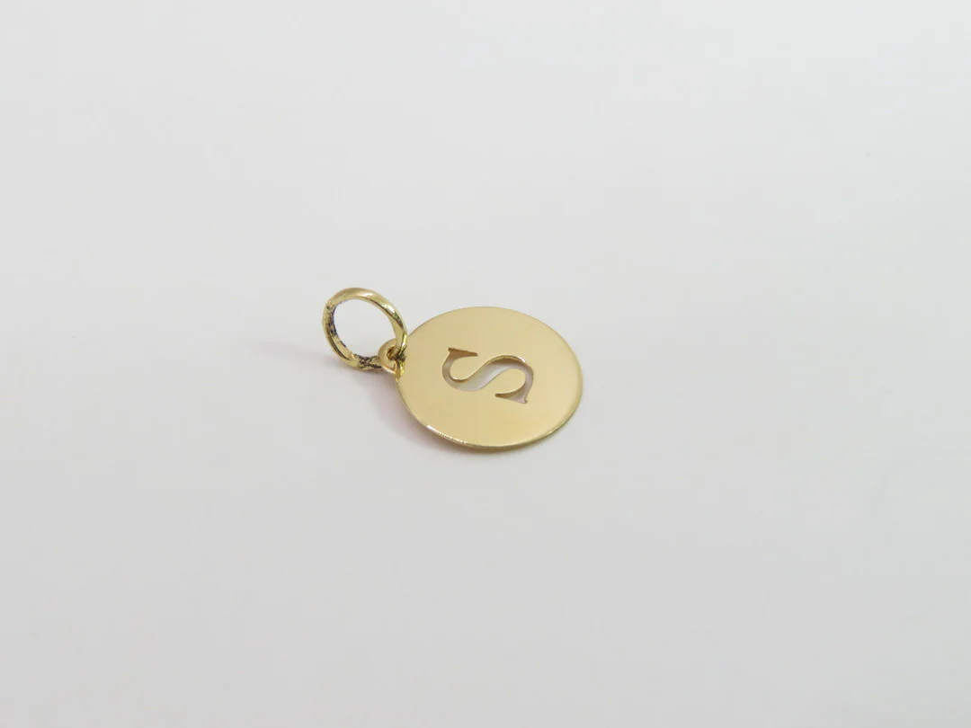 19.25k Yellow Gold Stencil Initial Pendant - Image 12