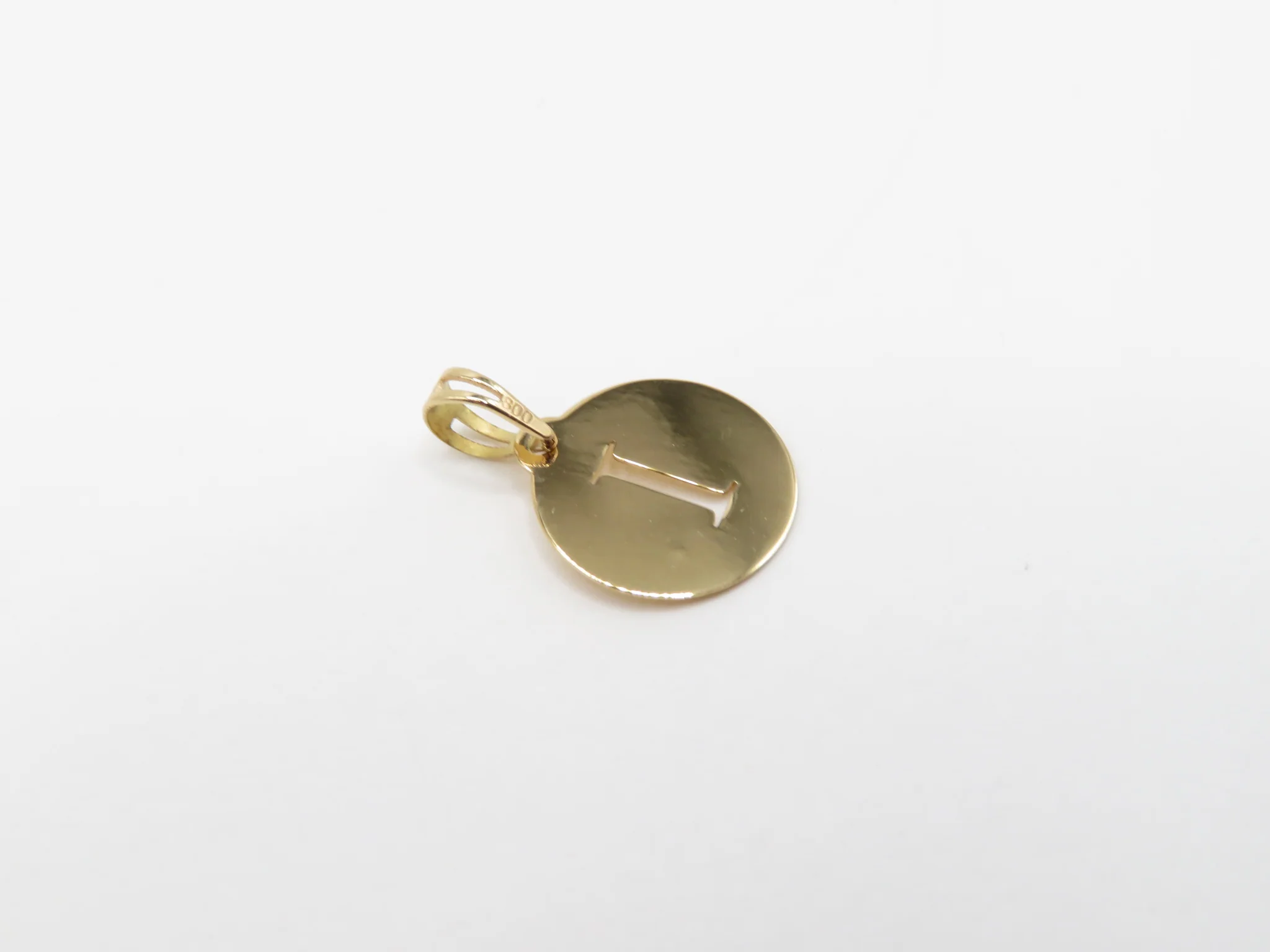 19.25k Yellow Gold Stencil Initial Pendant - Image 21