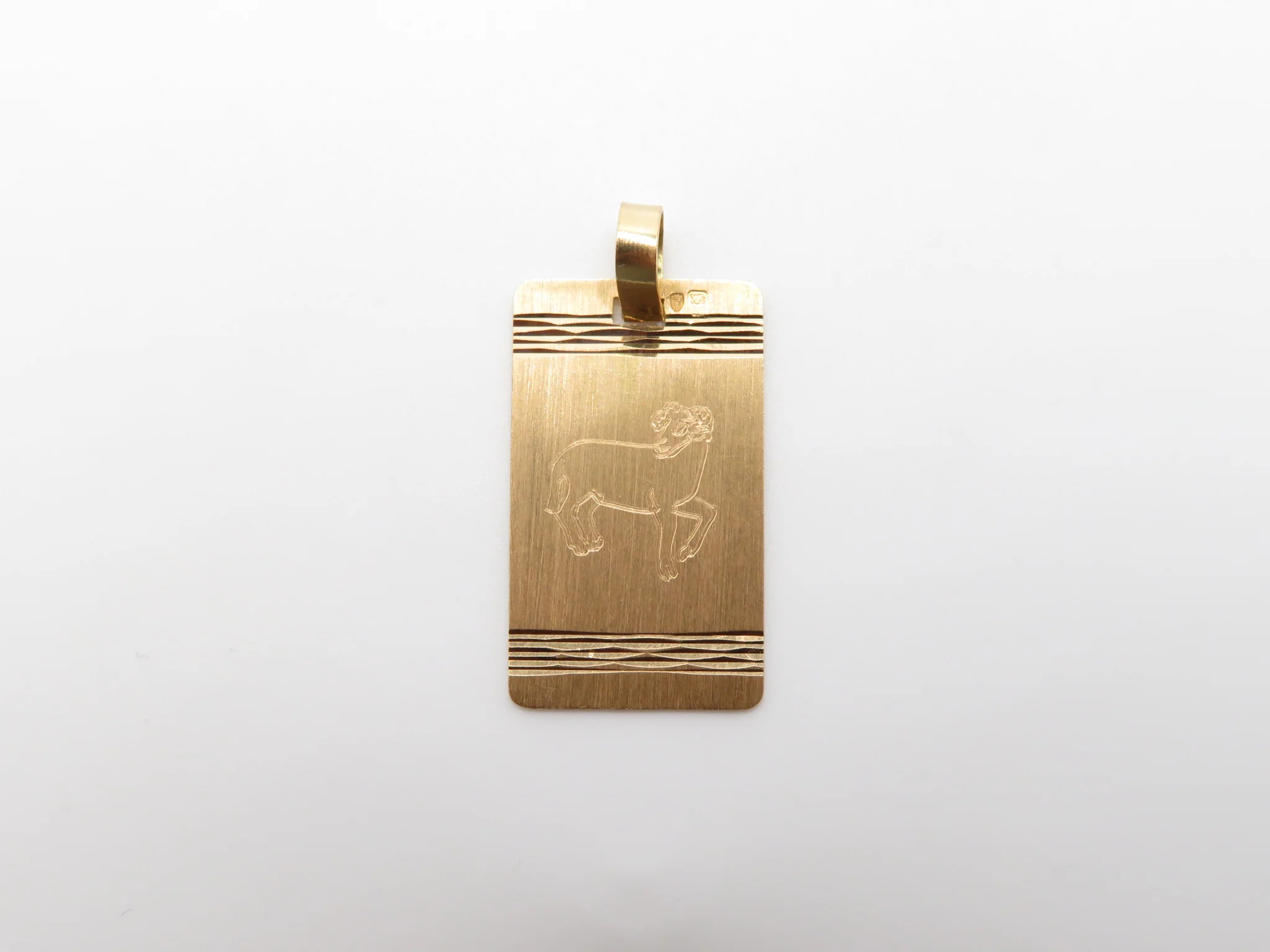 19.25k Yellow Gold Tag Zodiac Pendant - Image 10