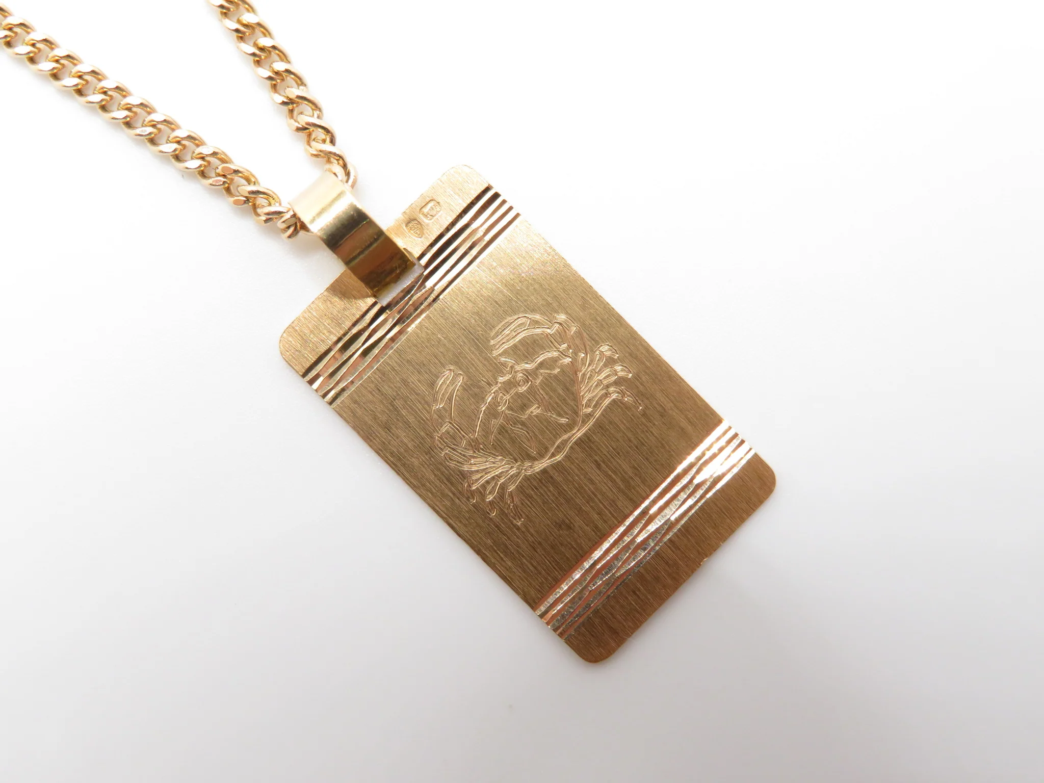 19.25k Yellow Gold Tag Zodiac Pendant - Image 14