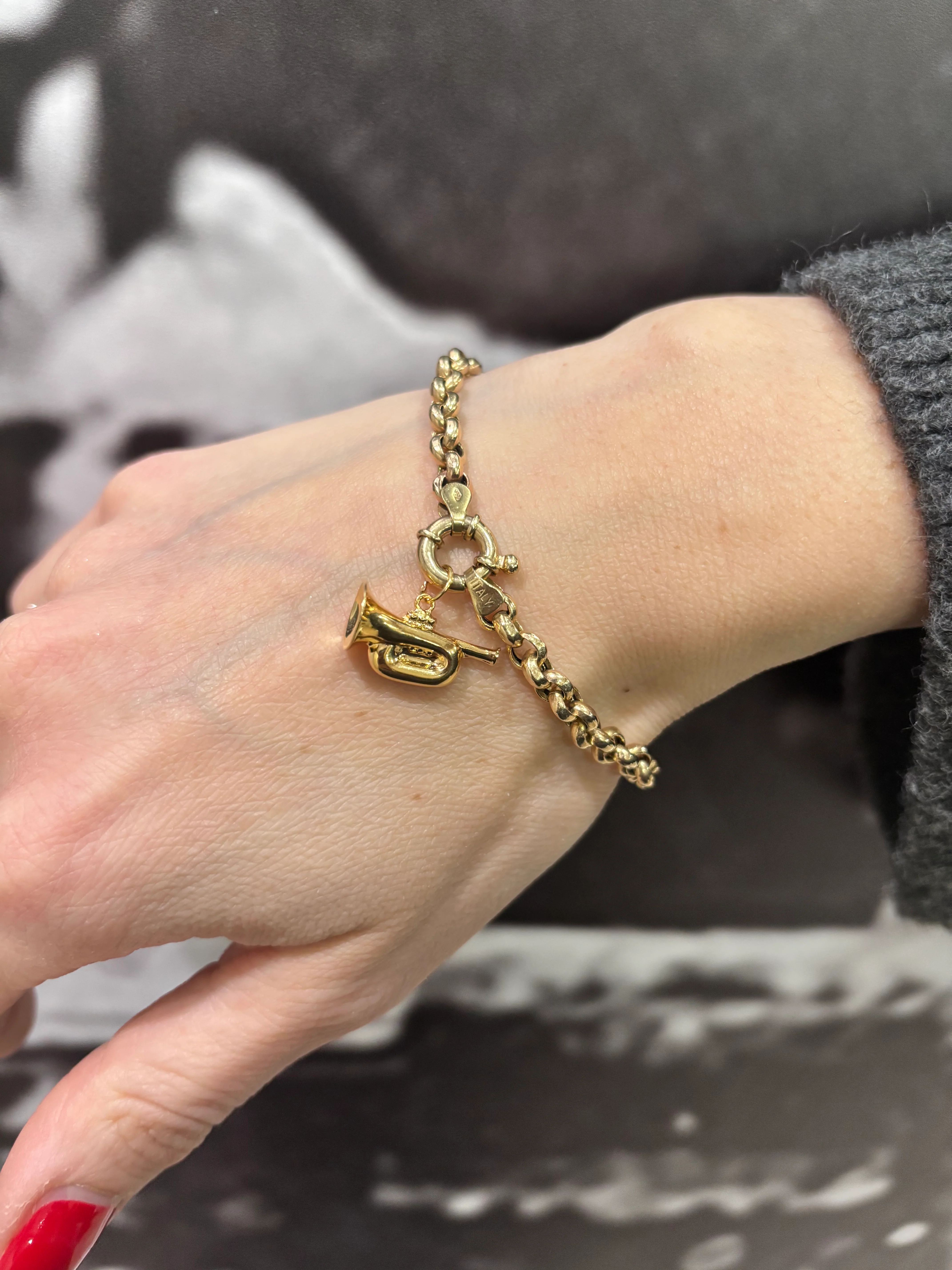 19.25k Yellow Gold Trumpet Charm - Image 2