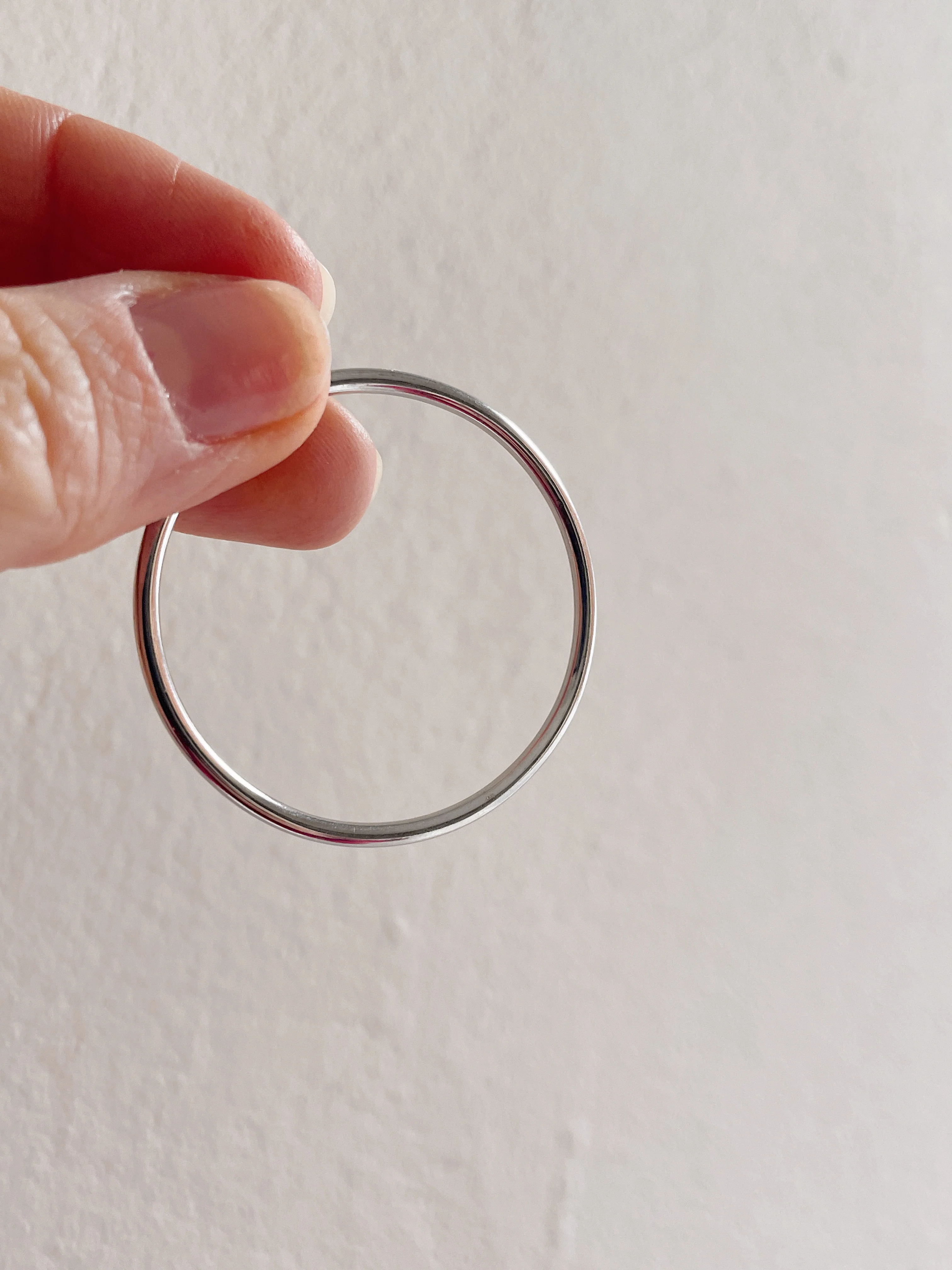 19.25k White Gold Large Sleeper Hoops - Image 3