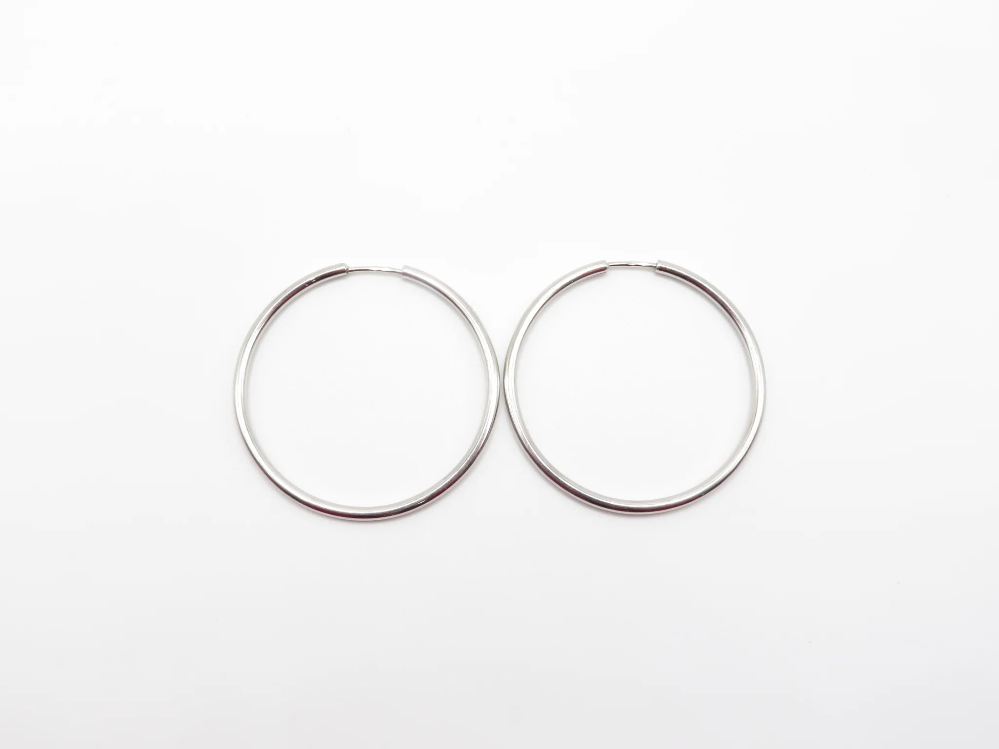 19.25k White Gold Large Sleeper Hoops - Image 5