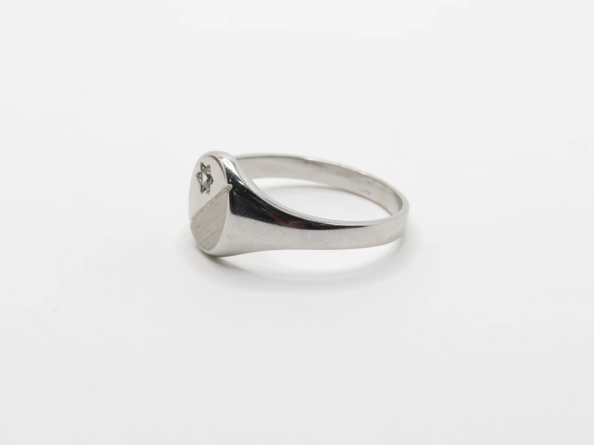 19.25k White Gold Cubic Zirconia Signet Ring - Image 5