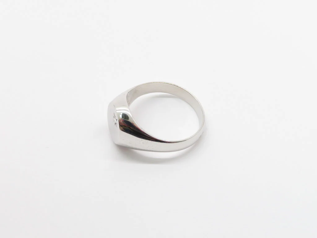 19.25k White Gold Oval Signet Ring - Image 4