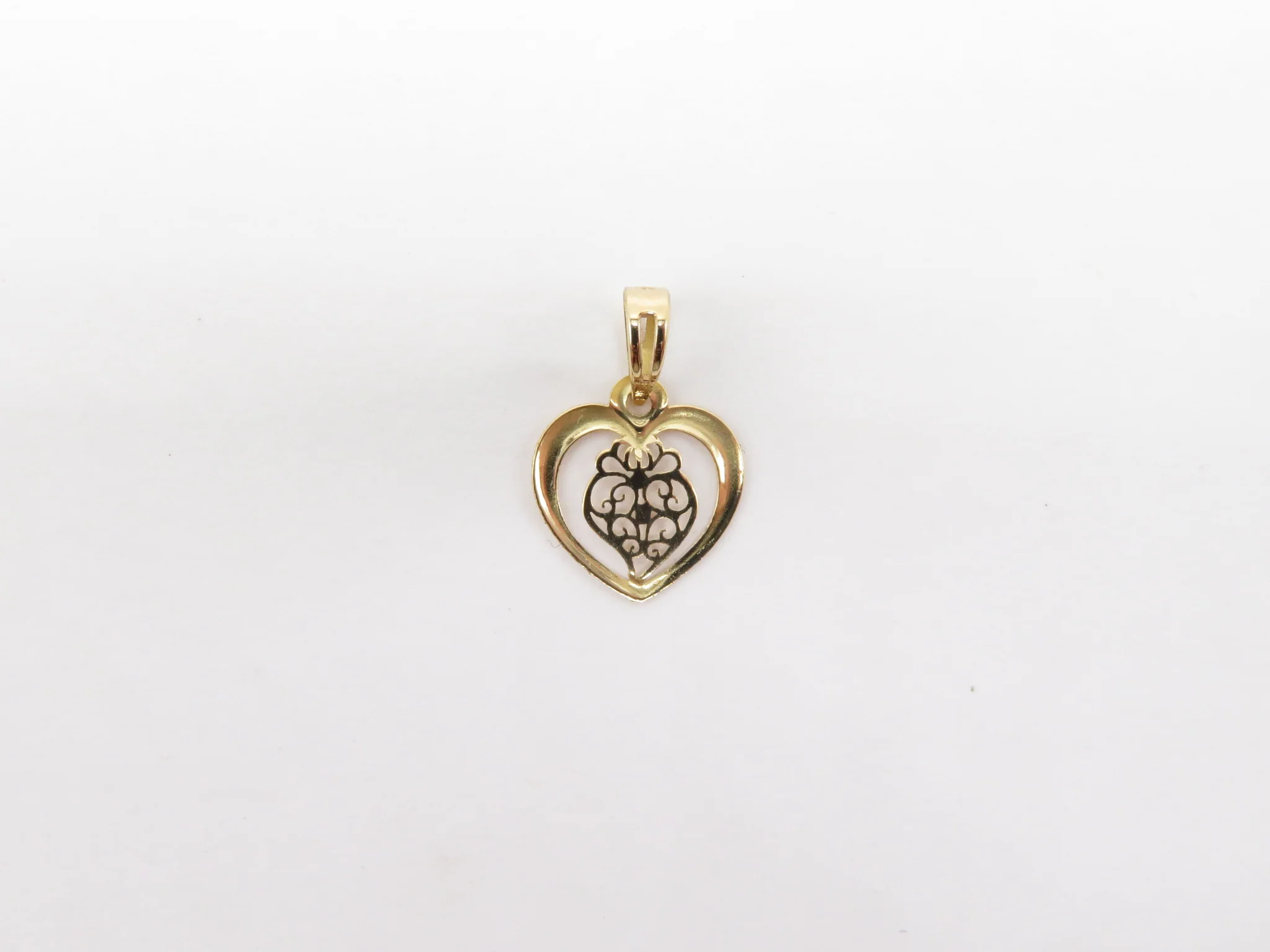 19.25k Yellow Gold Heart of Viana Charm