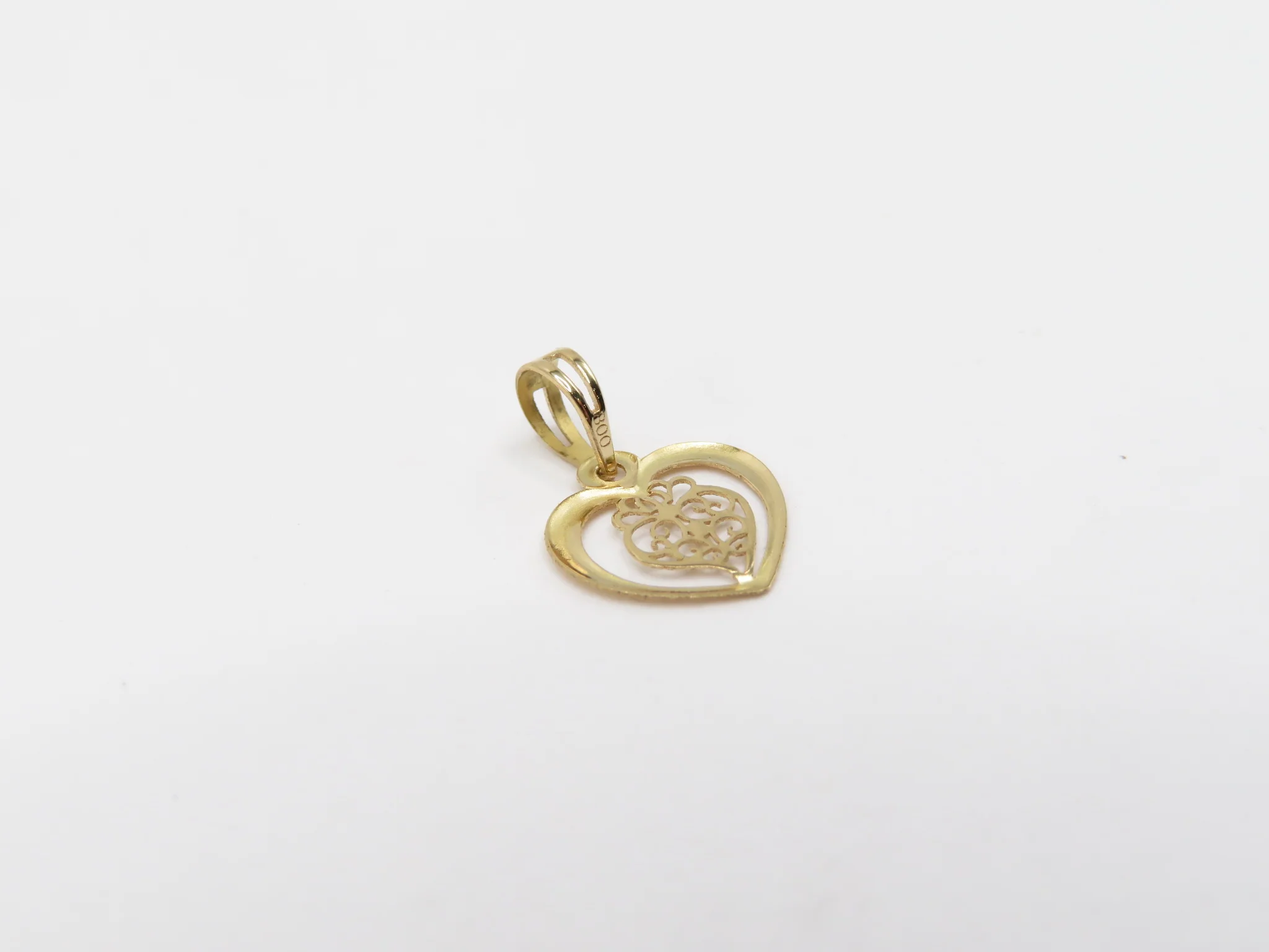 19.25k Yellow Gold Heart of Viana Charm - Image 3