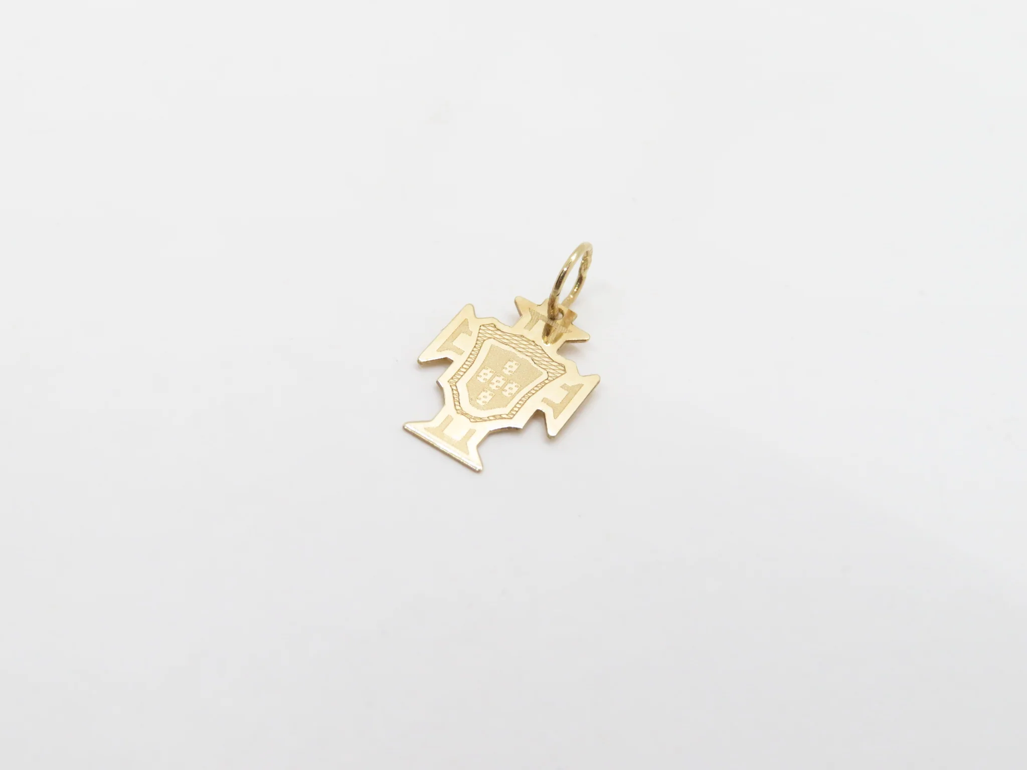 19.25k Yellow Gold Portugal Crest Charm - Image 3