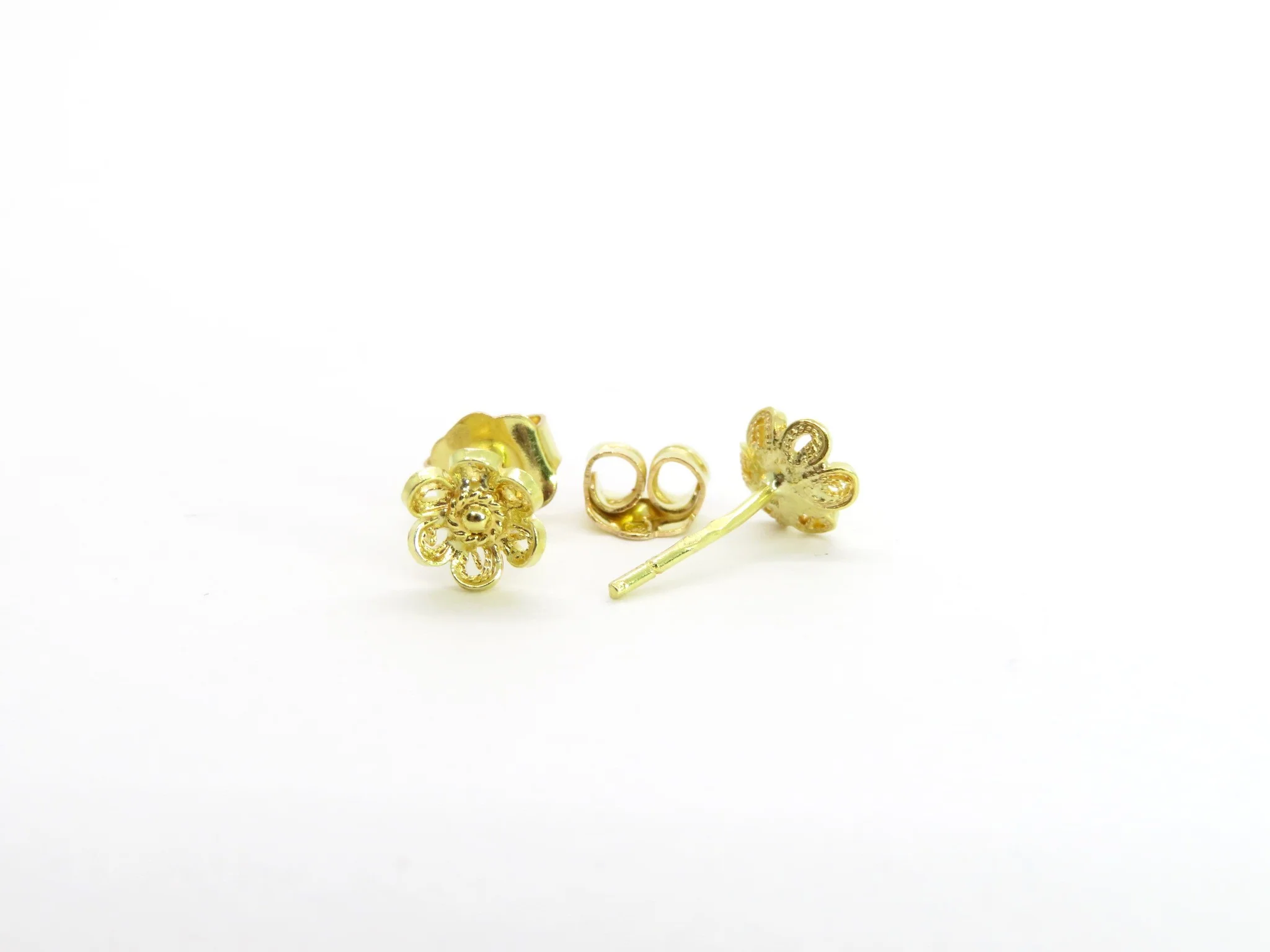 19.25k Yellow Gold Floral Filigree Studs - Image 3