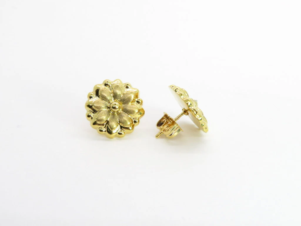 19.25k Yellow Gold Flower Studs - Image 3