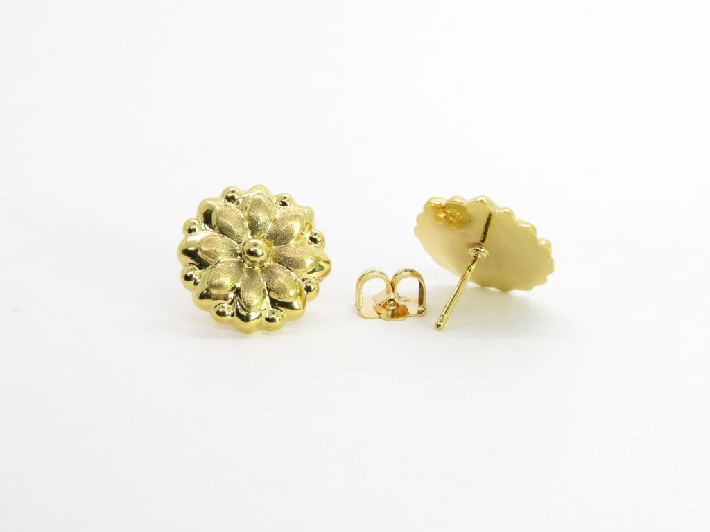 19.25k Yellow Gold Flower Studs - Image 4