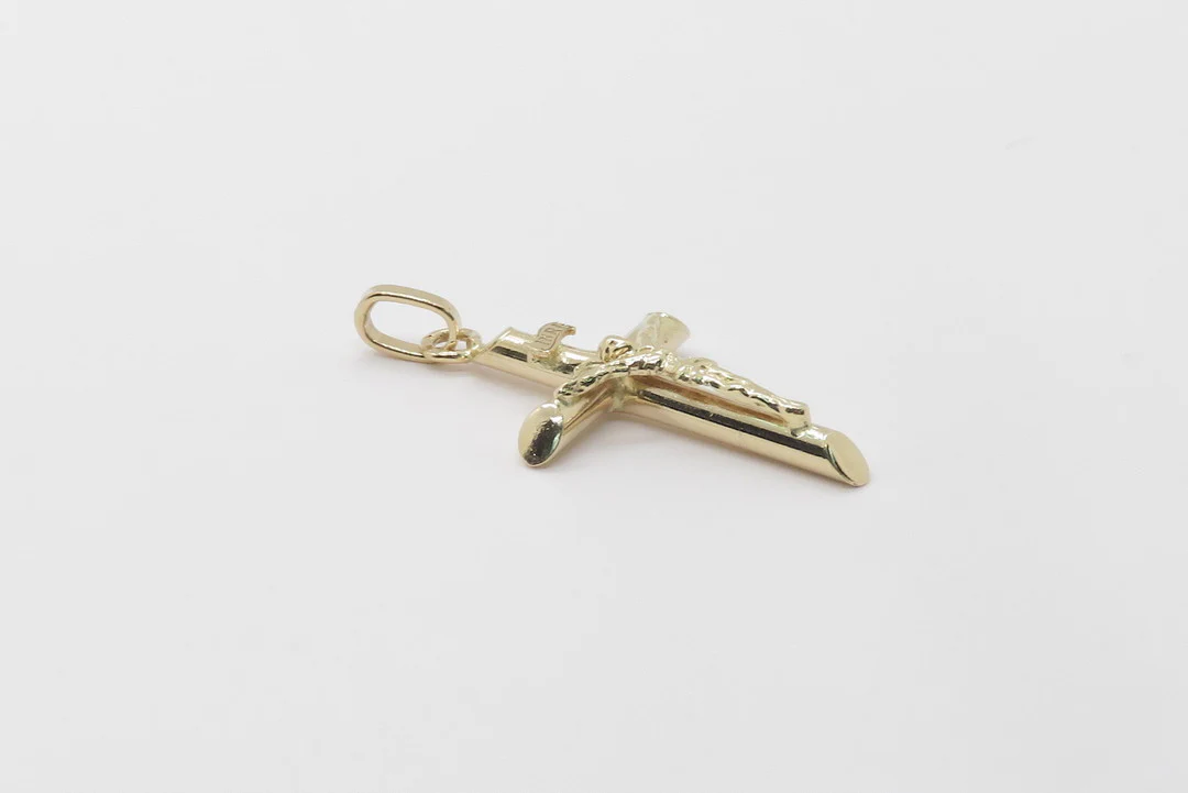 19.25k Yellow Gold Hollow Beveled Crucifix Pendant - Image 3