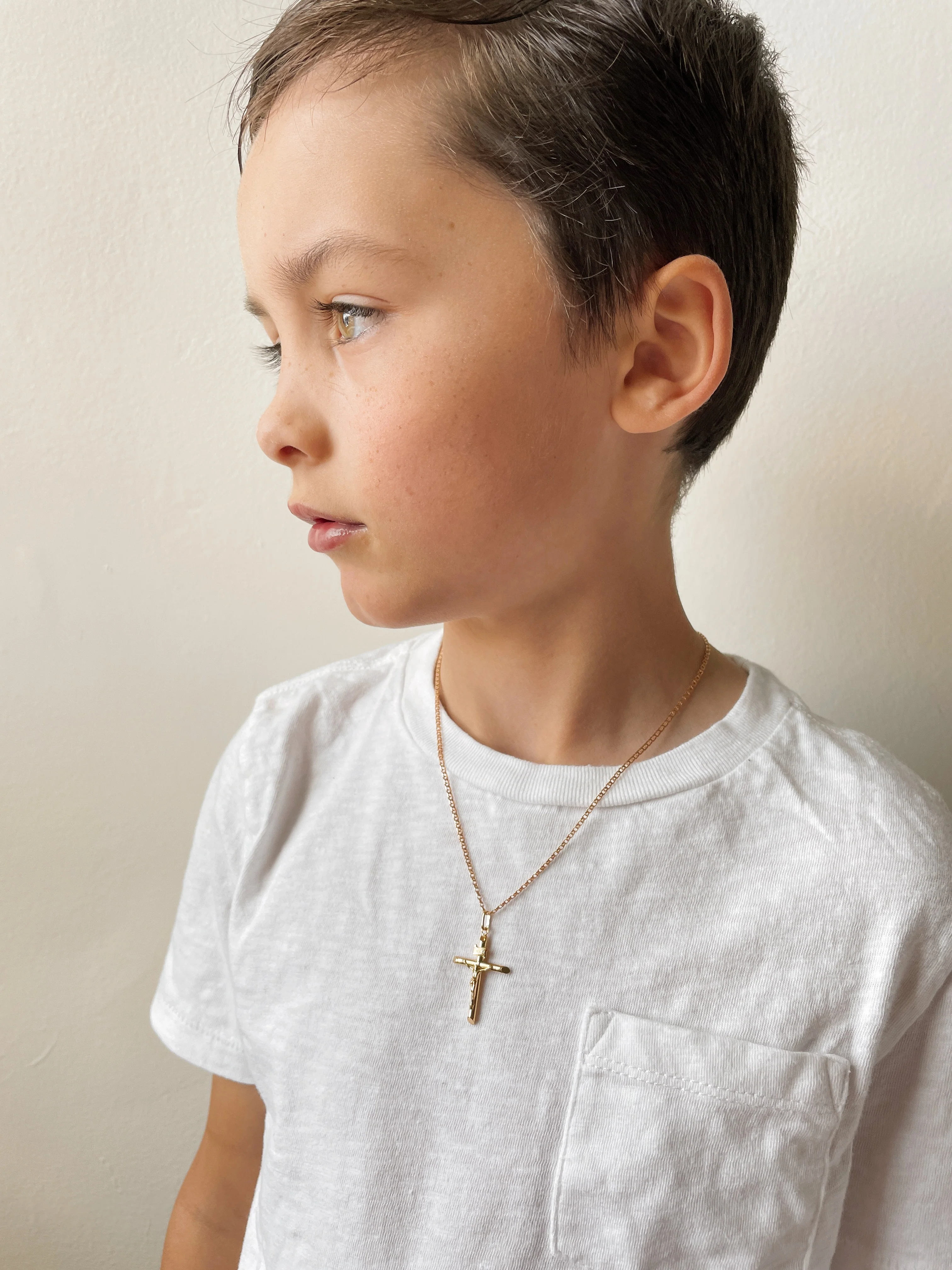 19.25k Yellow Gold Hollow Beveled Crucifix Pendant - Image 4