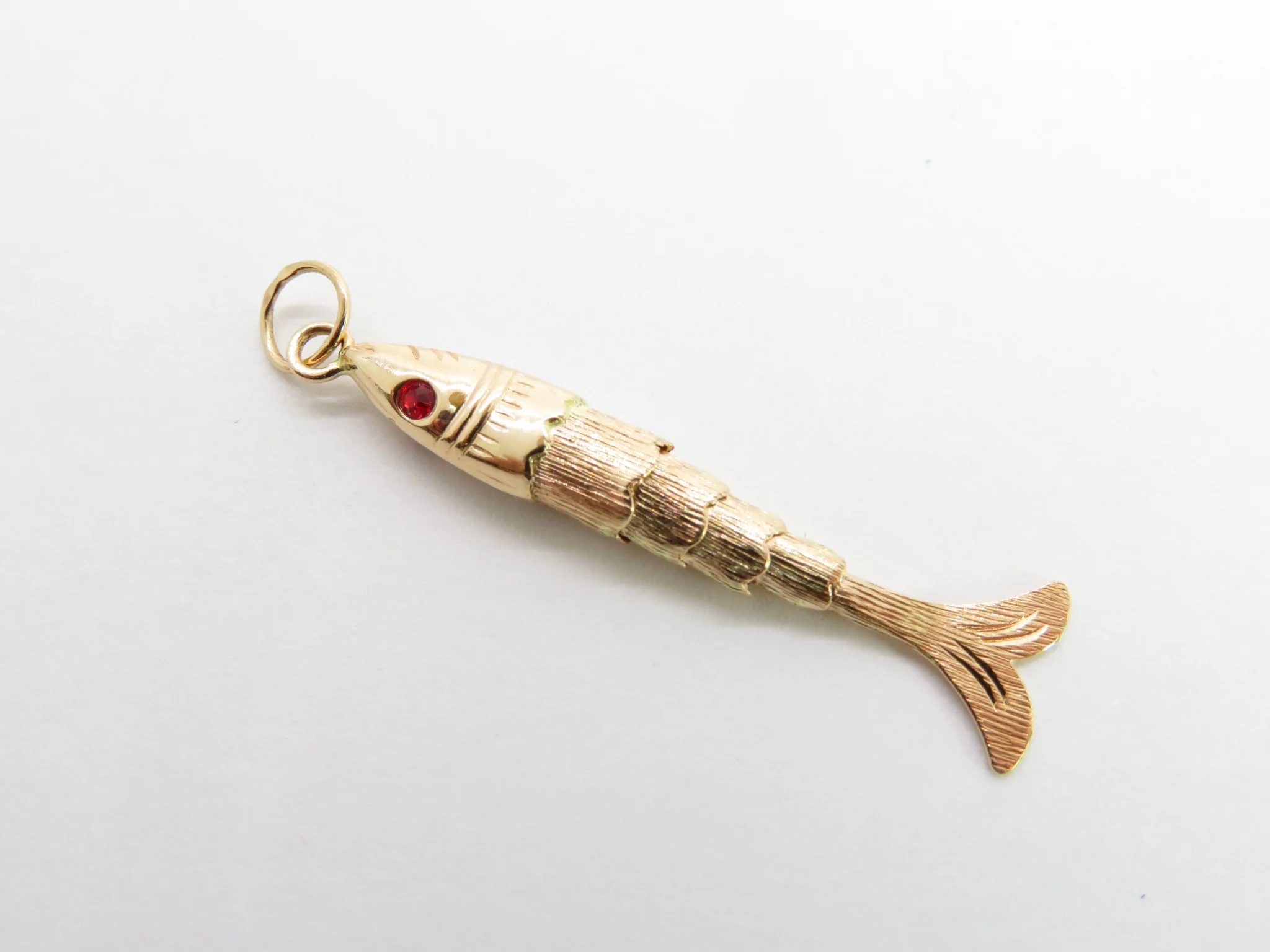 19.25k Yellow Gold Sardine Pendant - Image 8