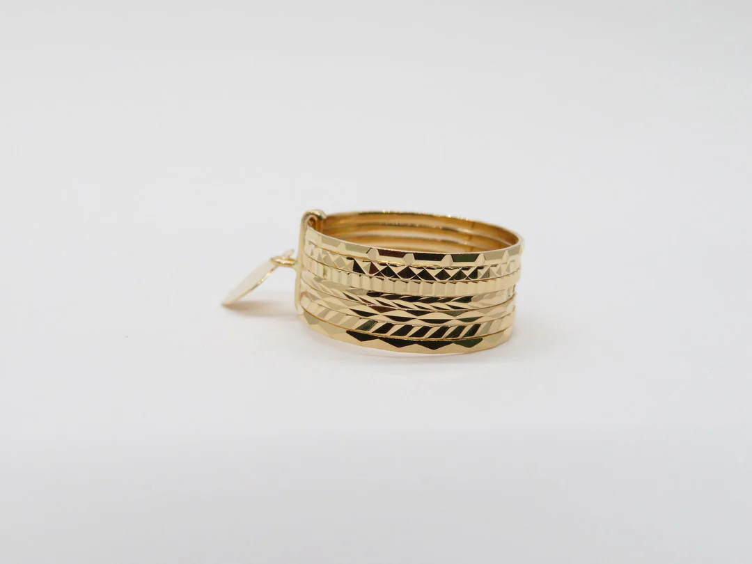 19.25k Yellow Gold Seven Day Ring with Heart - Image 3