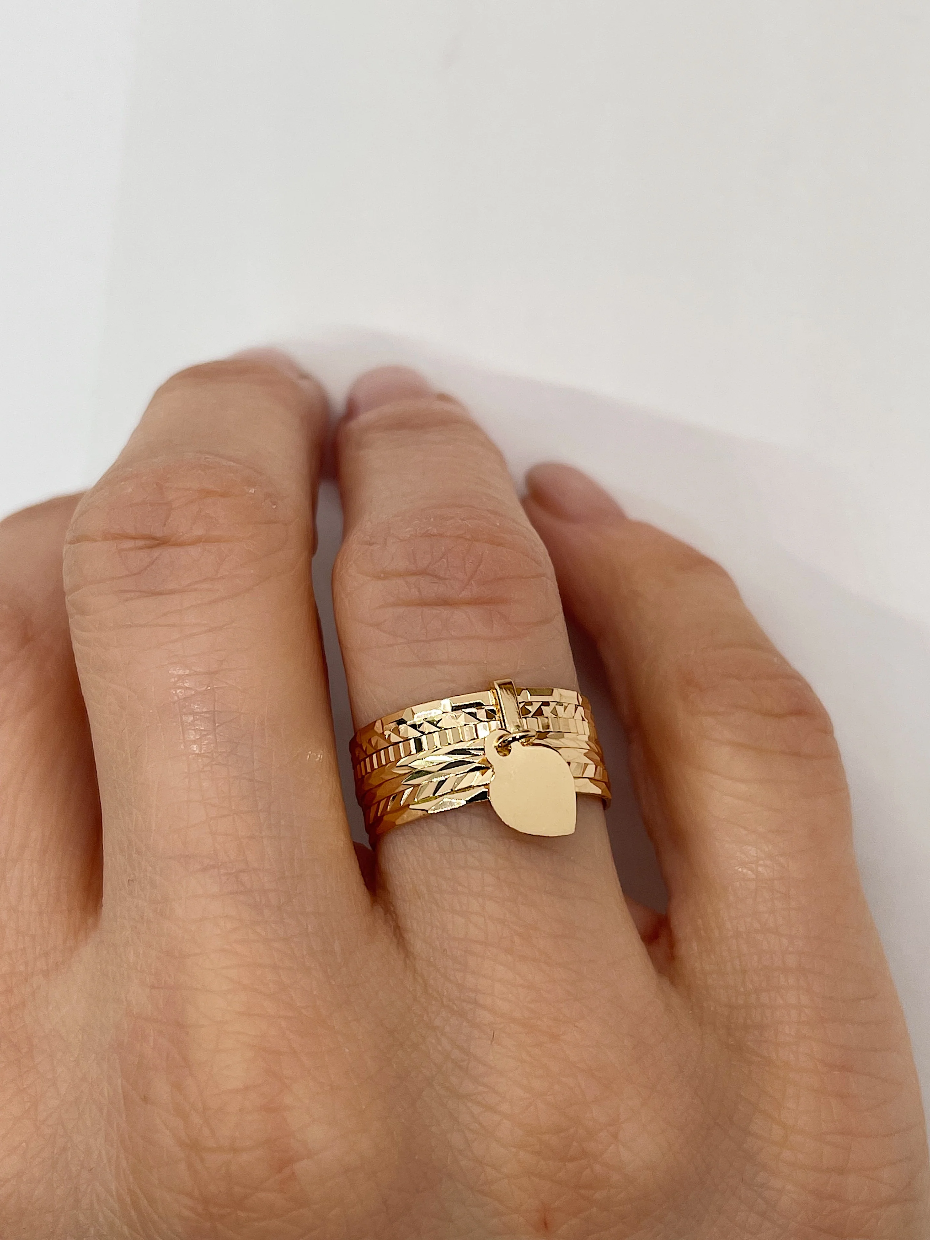 19.25k Yellow Gold Seven Day Ring with Heart - Image 6