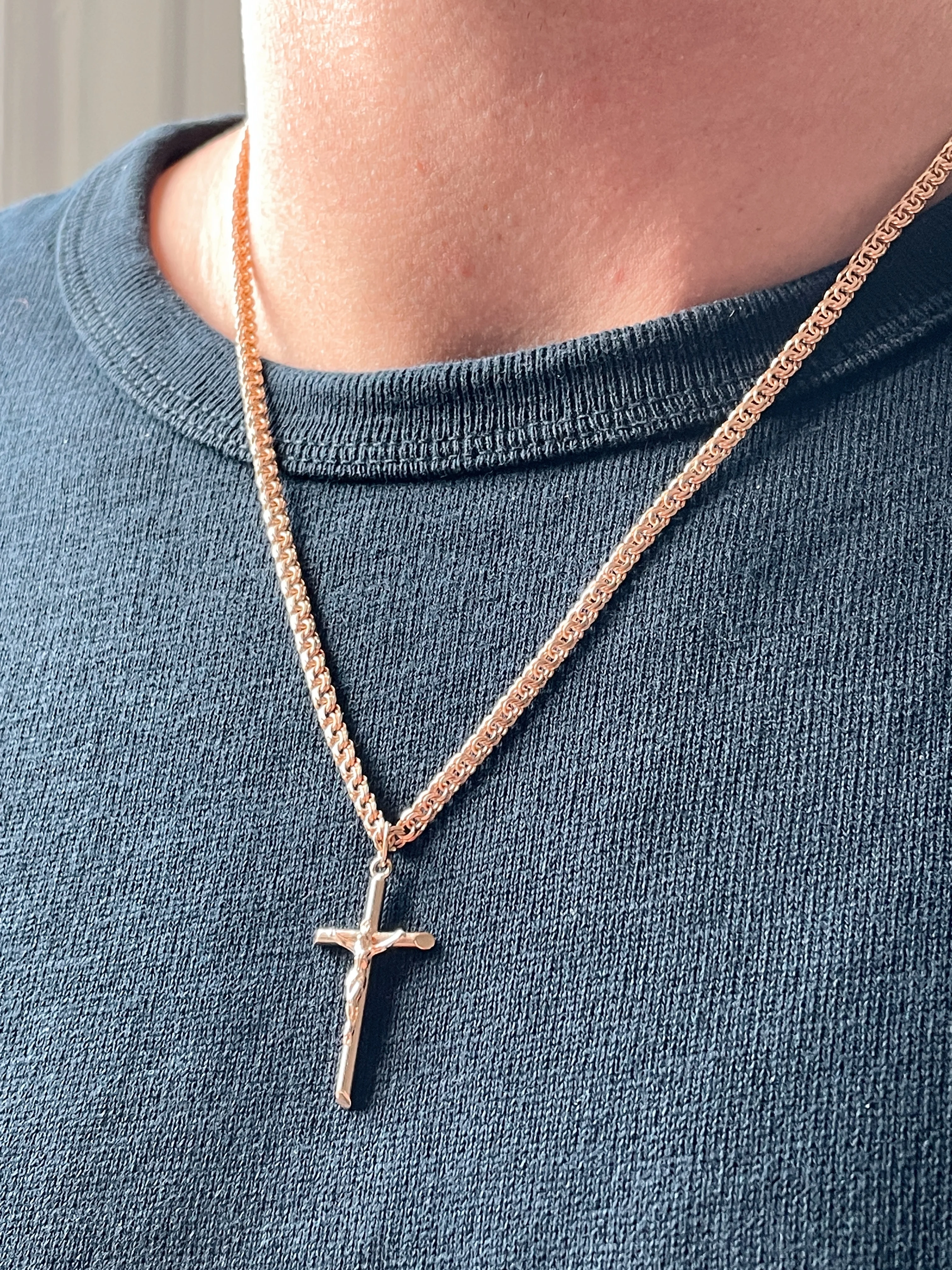 19.25k Yellow Gold Solid Bevelled Crucifix Pendant - Image 3